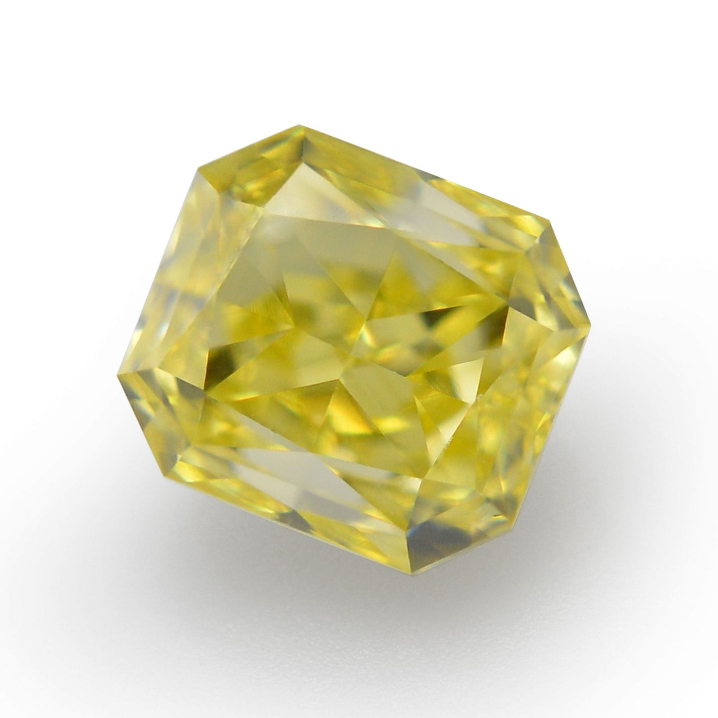 0,35 Karat Fancy Intense Yellow Radiant VS2 IGI