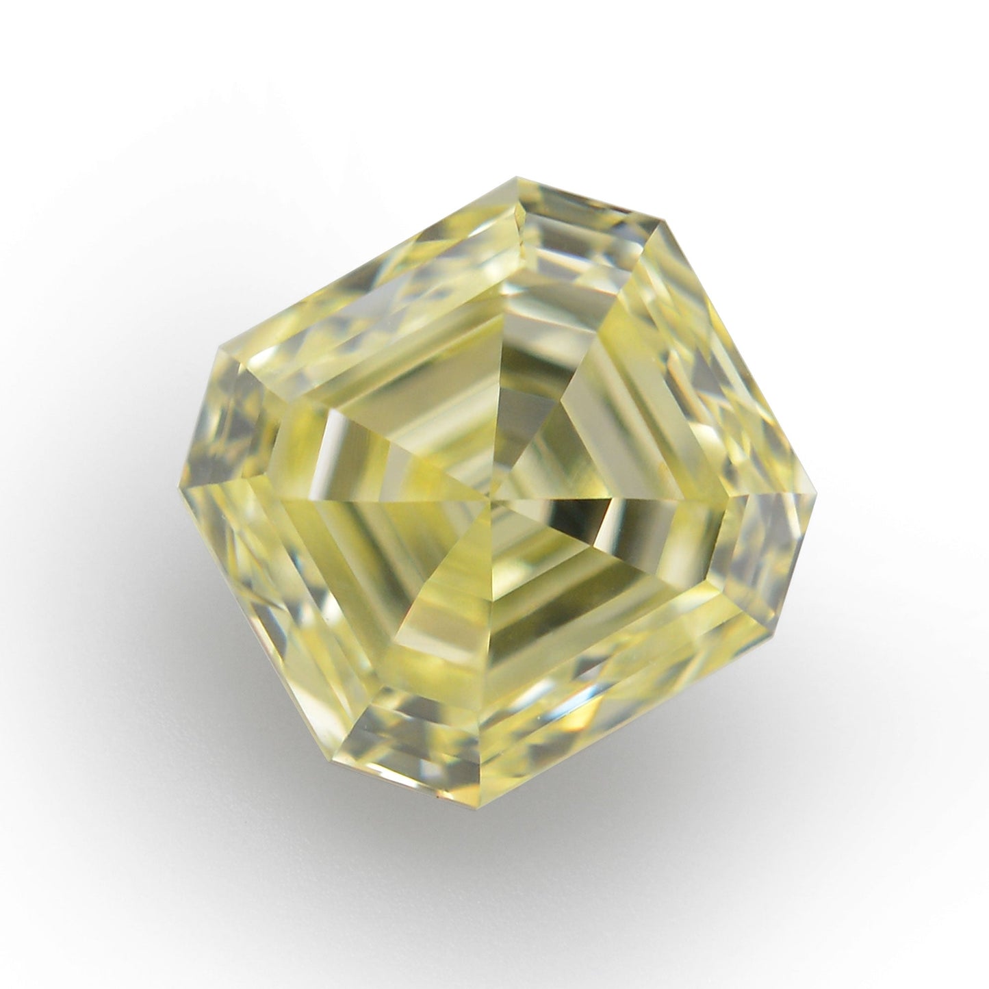 0,62 Karat gelber Asscher-Diamant (Fancy Yellow), VVS2, IGI