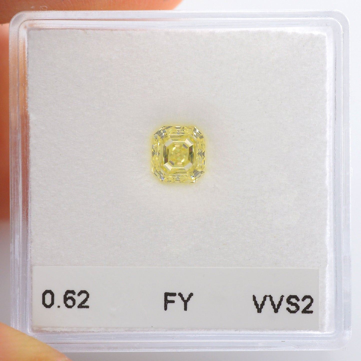 0,62 Karat gelber Asscher-Diamant (Fancy Yellow), VVS2, IGI