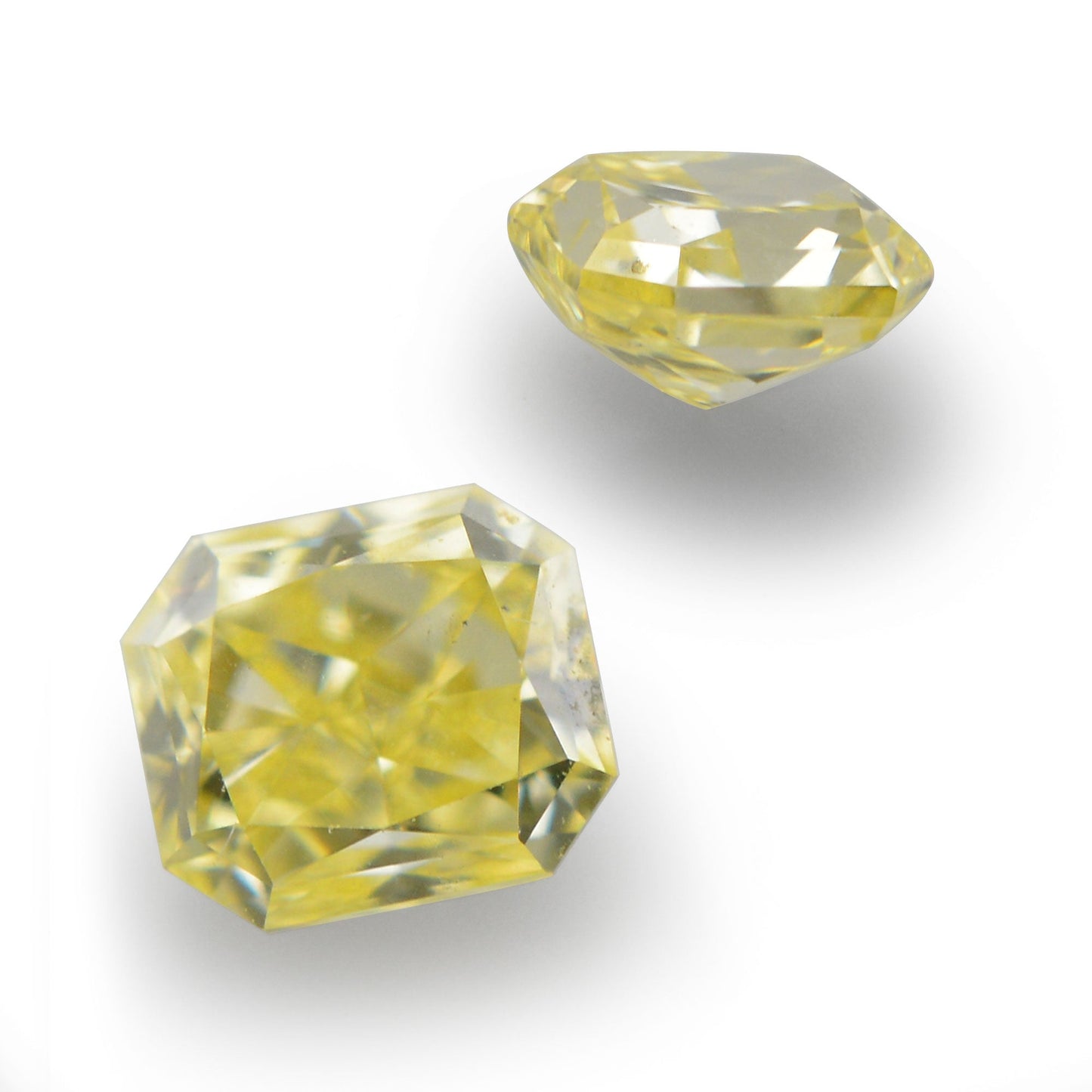 0,45 Karat Fancy Yellow Radiant Diamanten (VS)