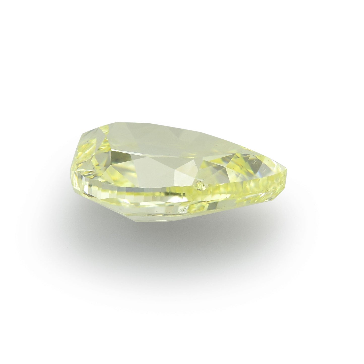 2,52 Karat Fancy Yellow Birnenförmiger Diamant SI1 GIA