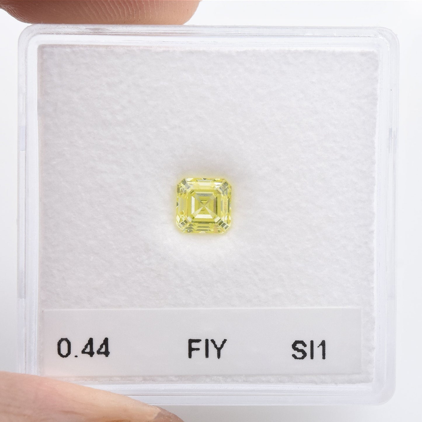 0,44 Karat Fancy Intense Yellow Asscher-Diamant SI1 IGI