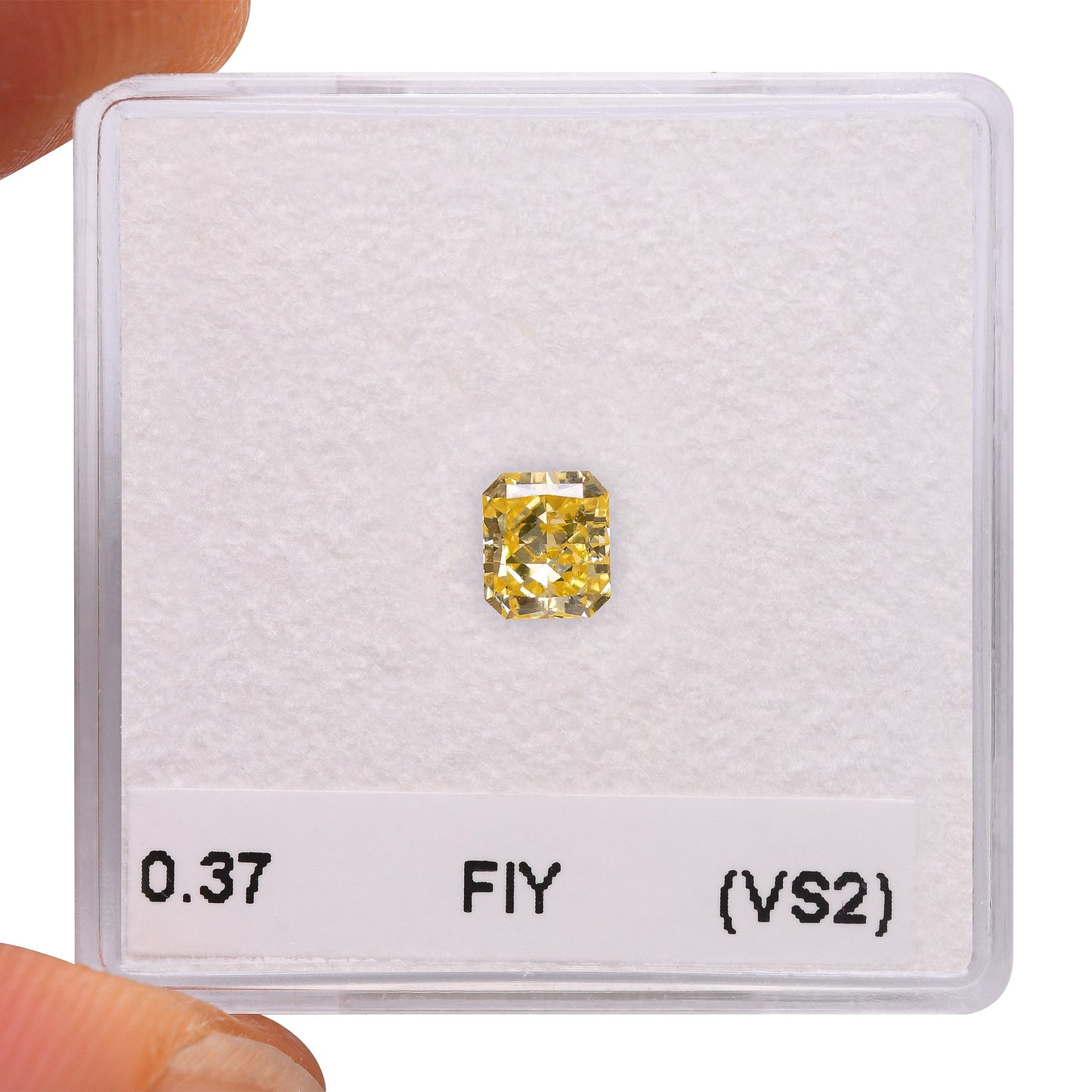 0,37 Karat Fancy Intense Yellow Radiant (VS2)