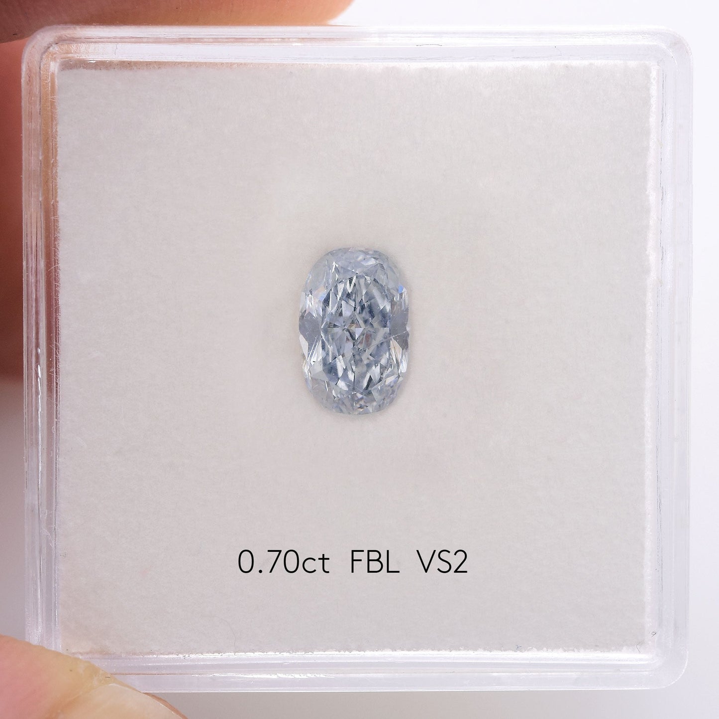 0,70 Karat Fancy Blue Ovaler Diamant VS2 GIA