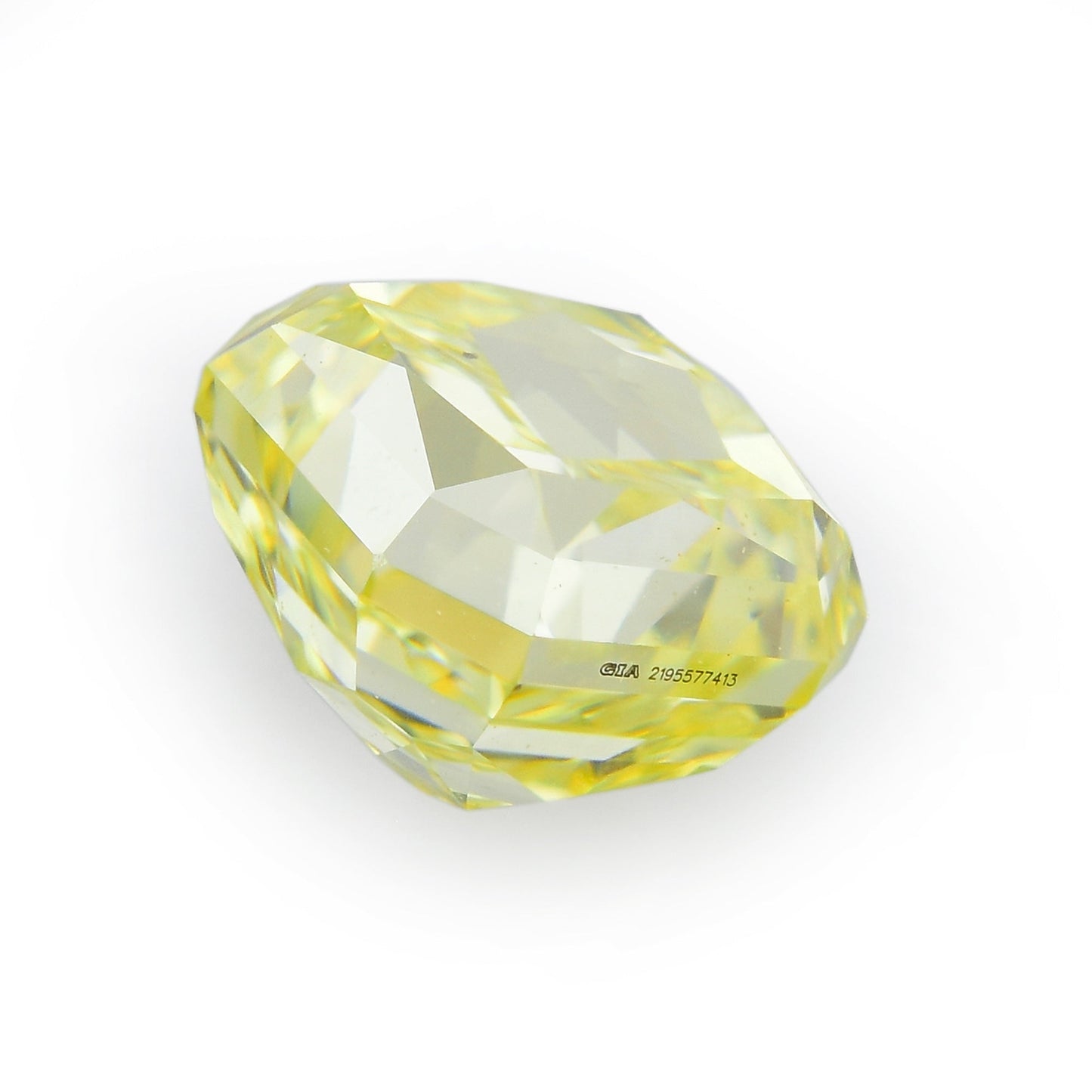 0,57 Karat Fancy Yellow Radiant VS2 GIA