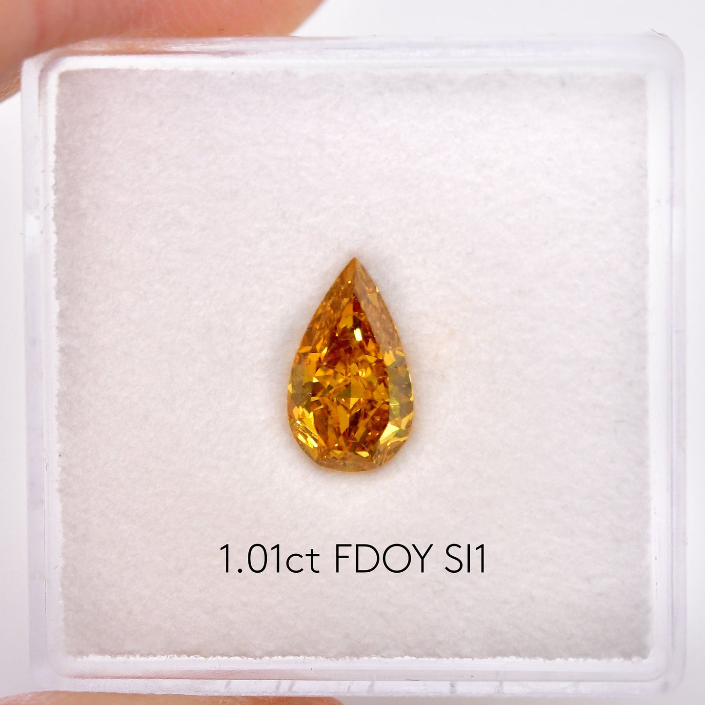 1,01 Karat Fancy Deep Orange Yellow Birnenförmiger Diamant SI1 GIA
