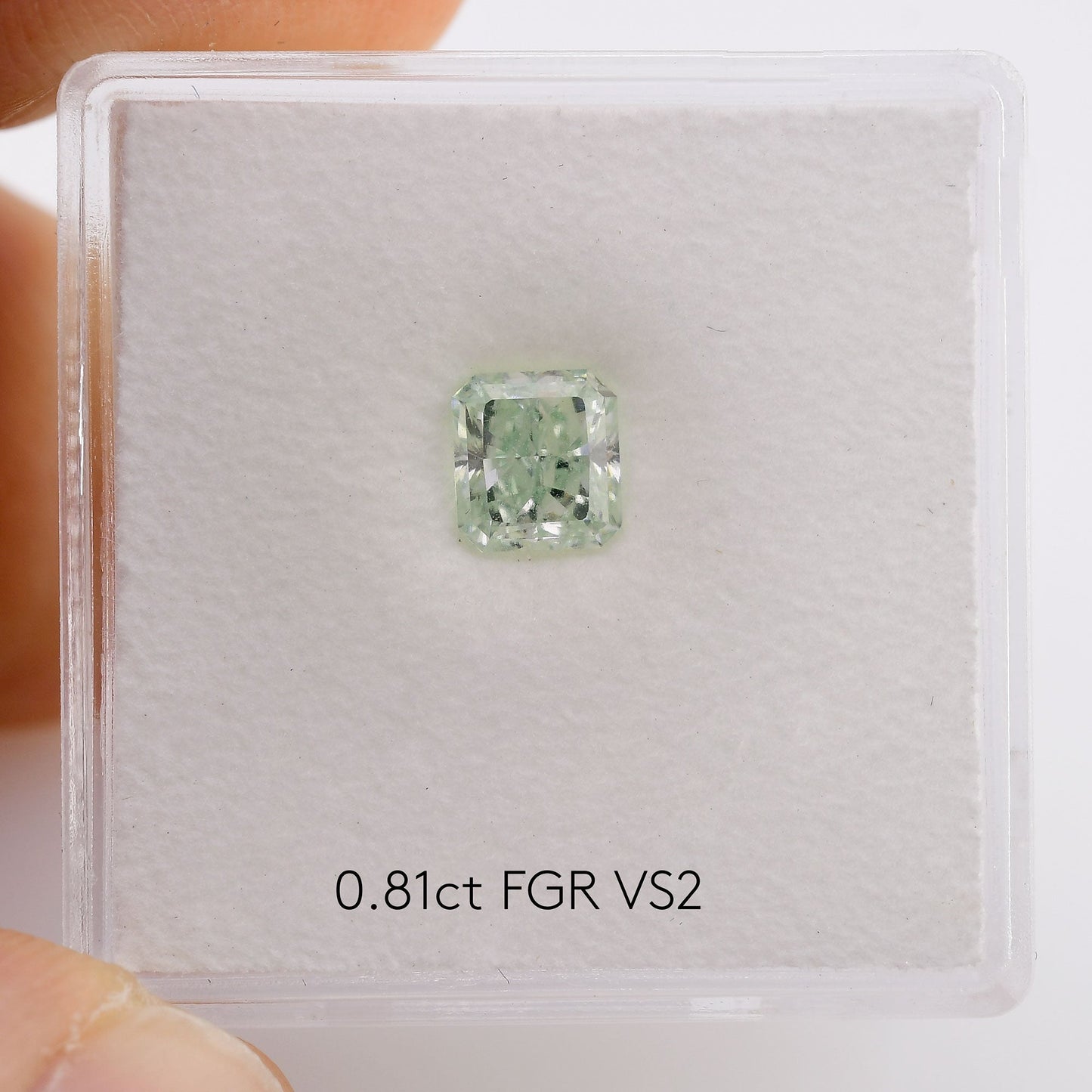 0,81 Karat Fancy Green Radiant Diamant VS2 GIA