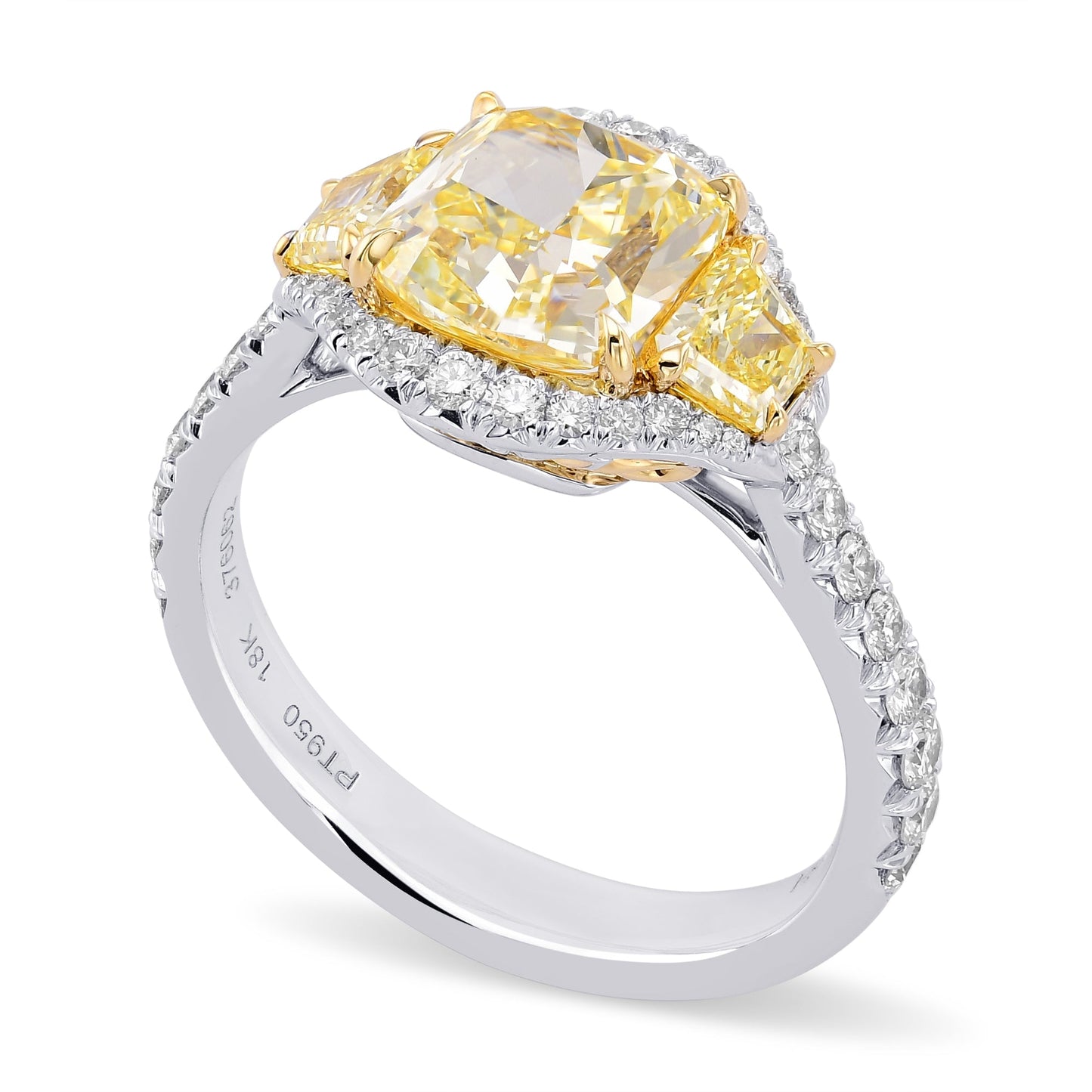 Gelber Kissenschliff-Diamantring mit drei Steinen und Halo-Fassung