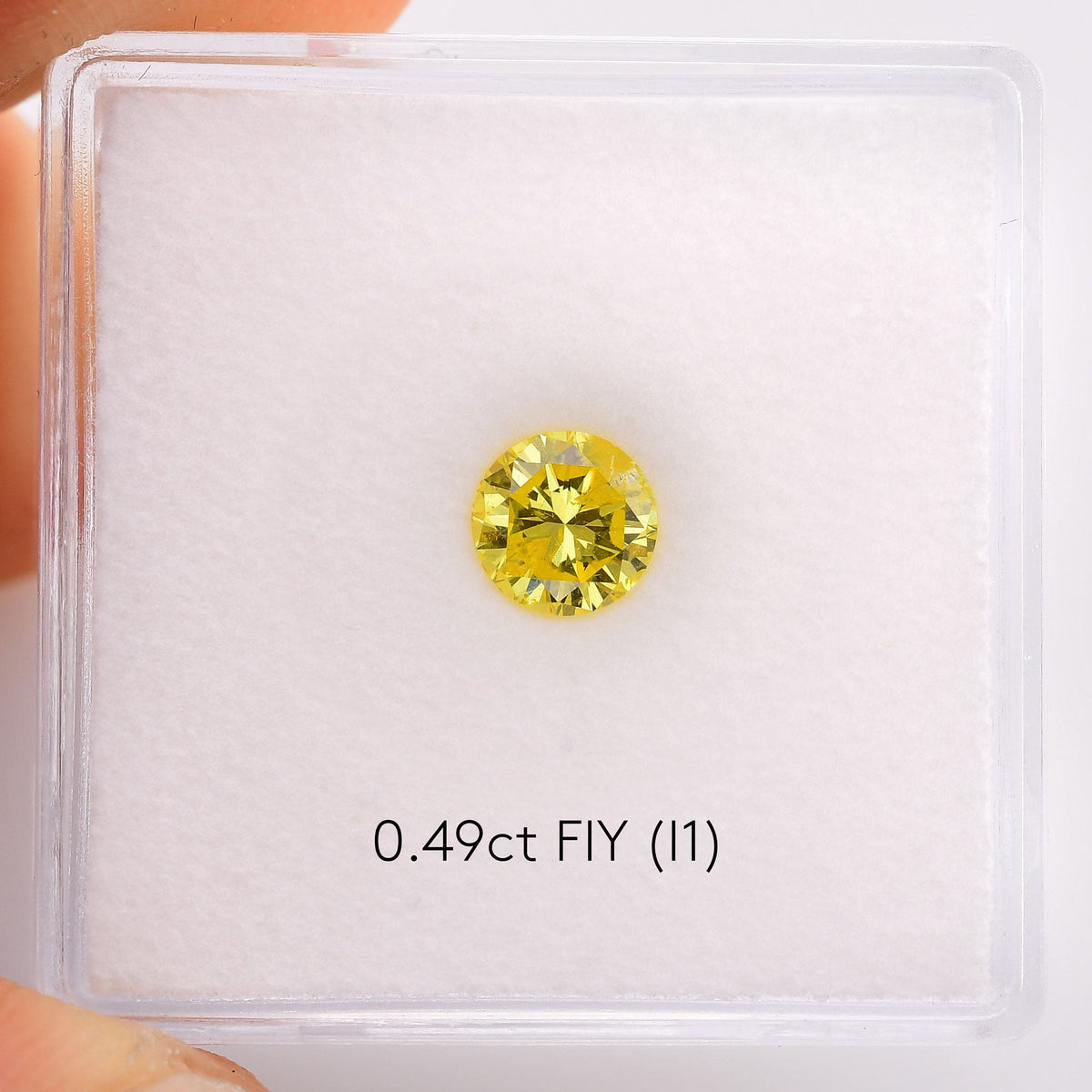 0,49 Karat Fancy Intense Yellow Round Brilliant (I1) GIA