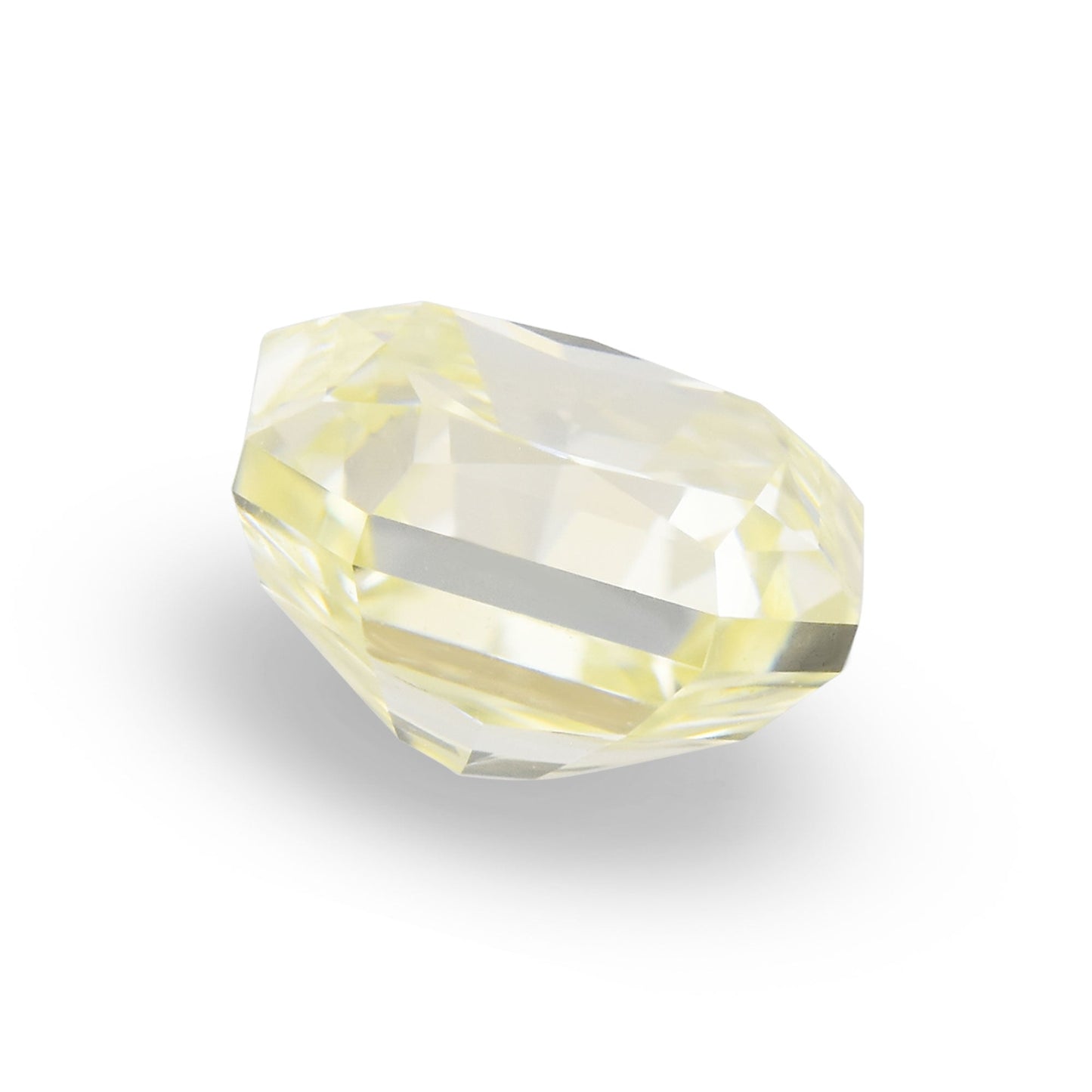 0,42 Karat Fancy Light Yellow Radiant (VS)