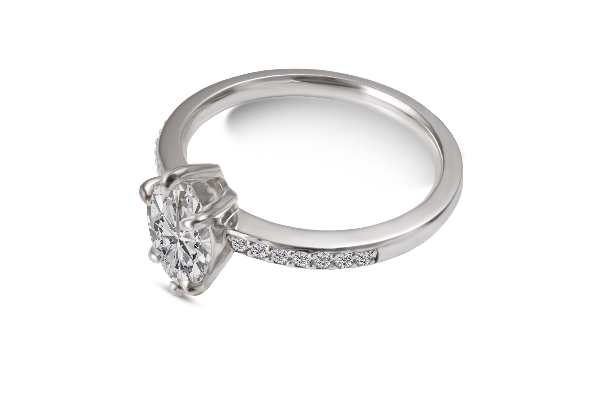 Eleganter Verlobungsring Selena mit 0.70 Karat Marquise-Diamant im Navette-Schliff, gefasst in edlem Weißgold – erhältlich in München und Augsbur