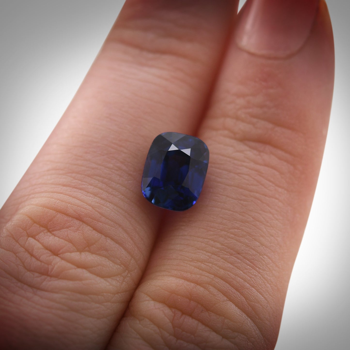 4,06 Karat blauer Kissen-Saphir aus Sri Lanka (GRS)
