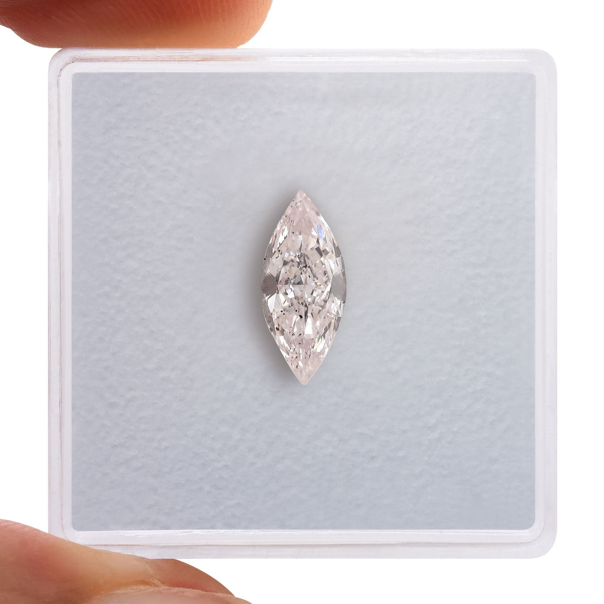 0,70 Karat zartrosa Marquise-Diamant (I1) GIA