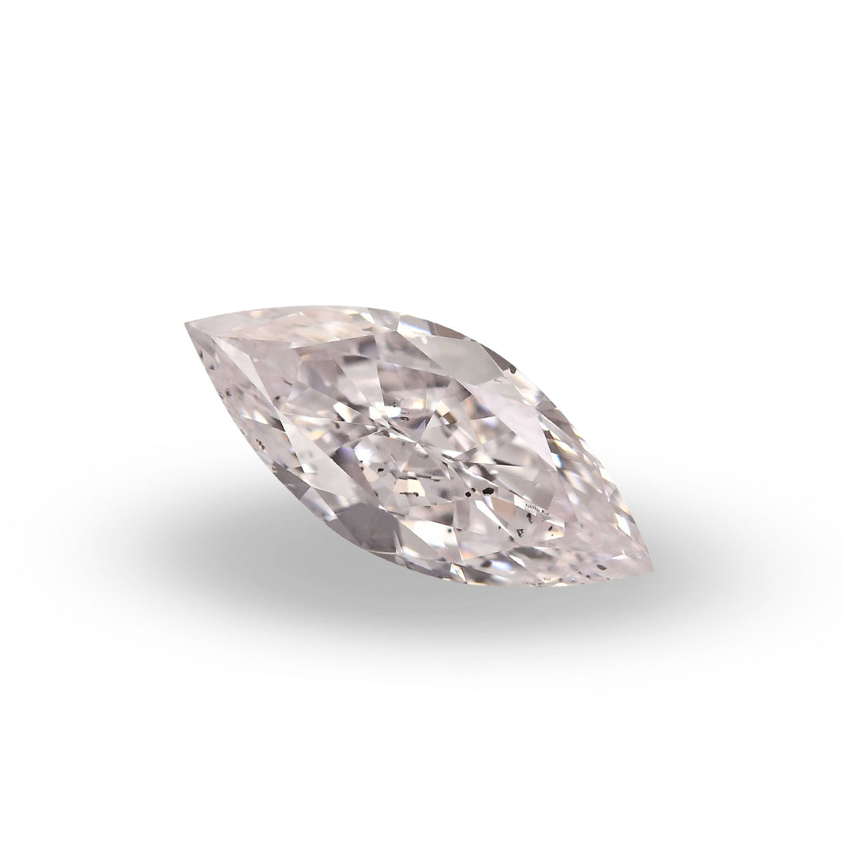 0,70 Karat zartrosa Marquise-Diamant (I1) GIA