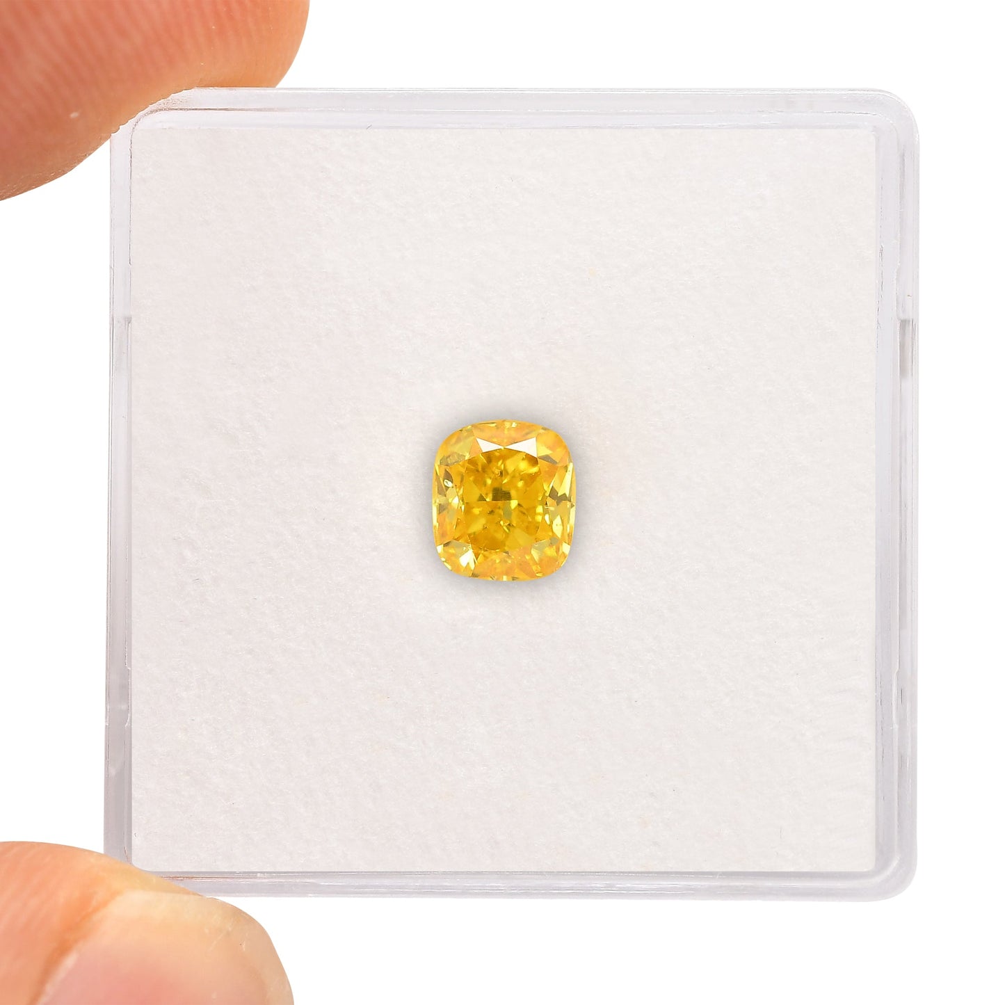 0,82 Karat Fancy Vivid Orange Yellow Cushion Diamond SI1 GIA