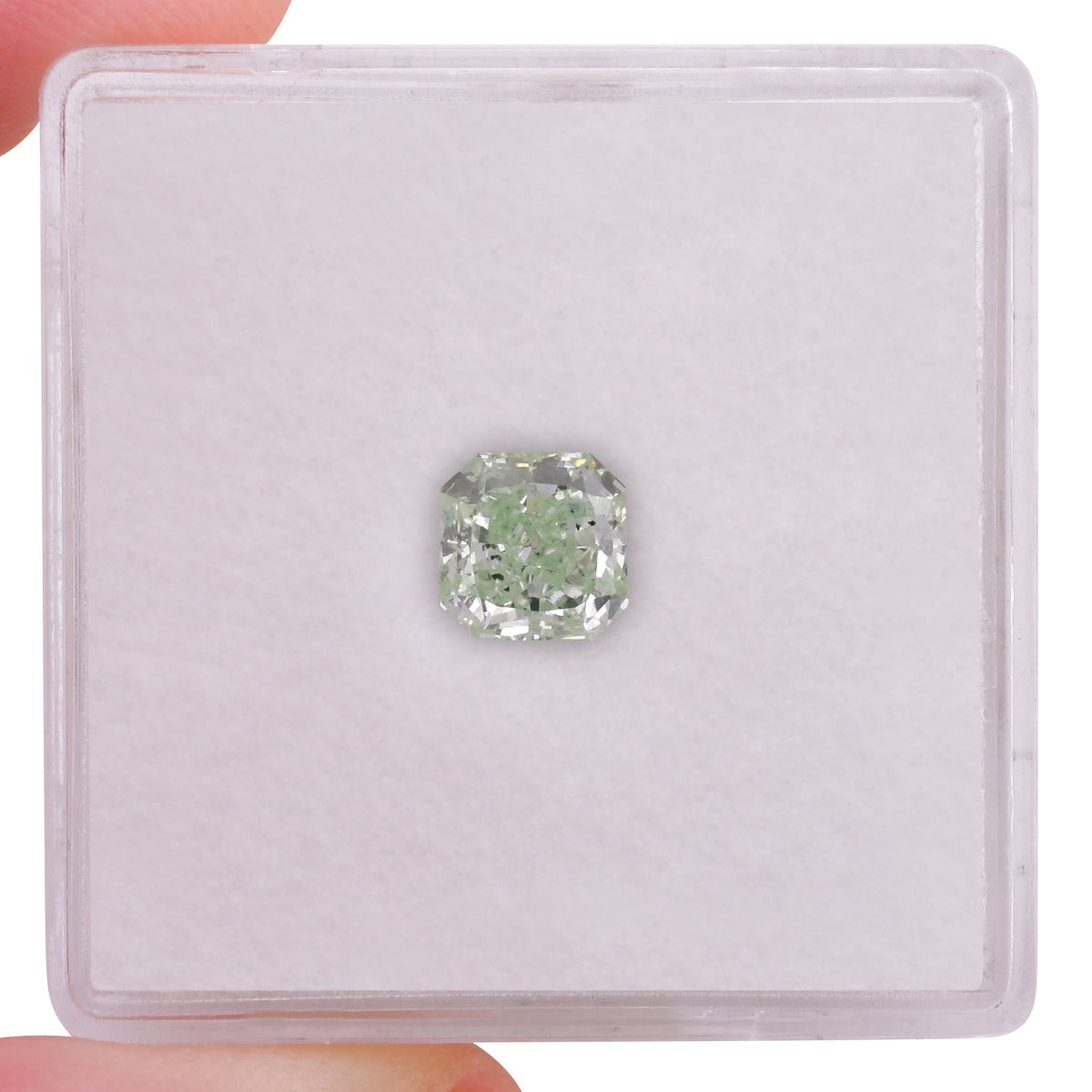 0,80 Karat Fancy Intense Green Radiant (I1) GIA