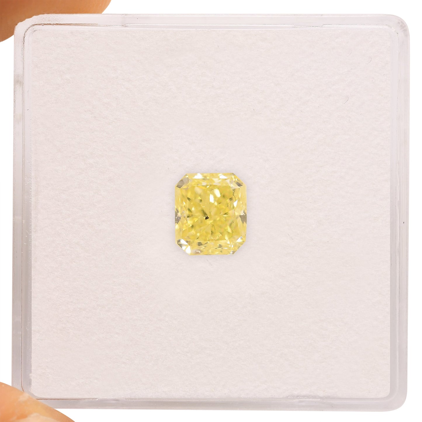 1,13 Karat Fancy Yellow Radiant SI1 GIA