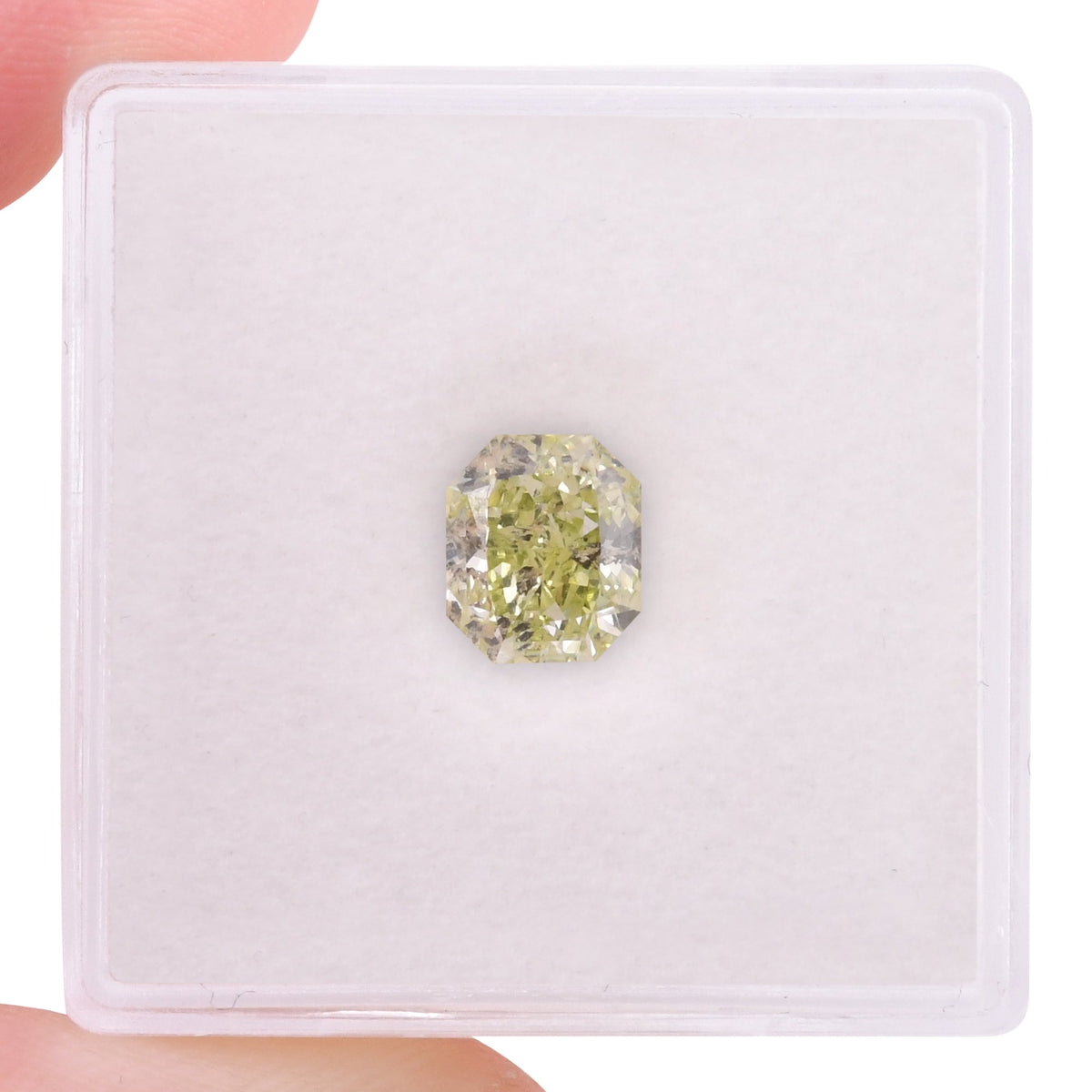 1,34 Karat Fancy Yellow Green Radiant (I2) GIA
