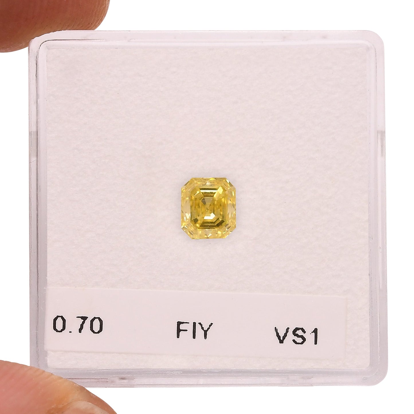 0,70 Karat Fancy Intense Yellow Emerald Diamond VS1 GIA