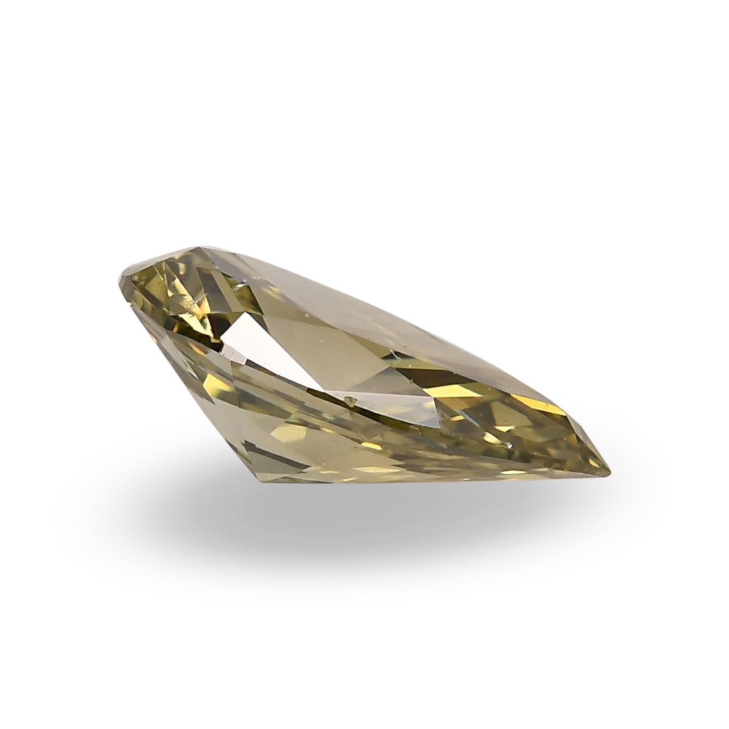 0,44 Karat Chamäleon-Birnen-Diamant SI2 GIA