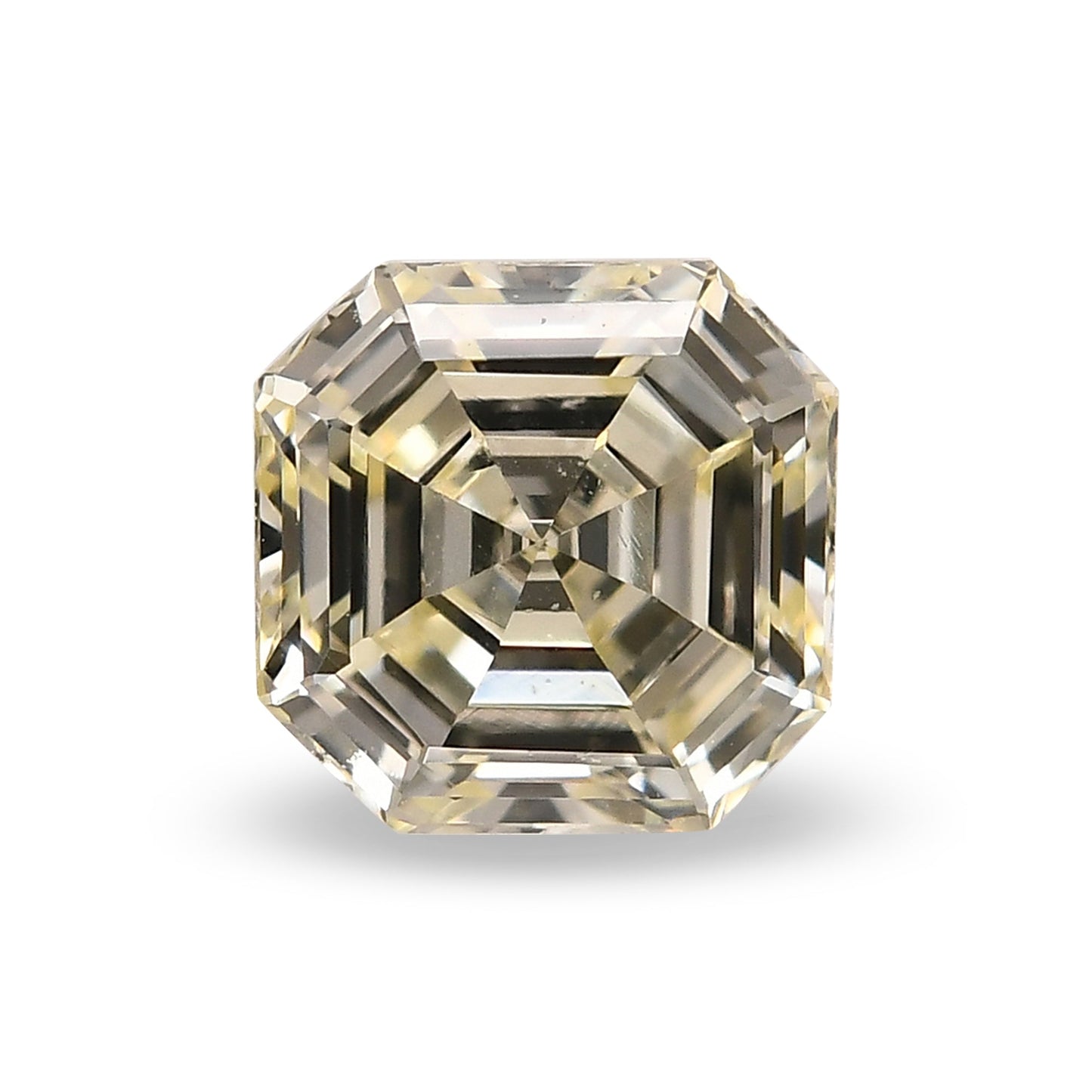 0,38 Karat W-X Asscher Diamant (VS1)