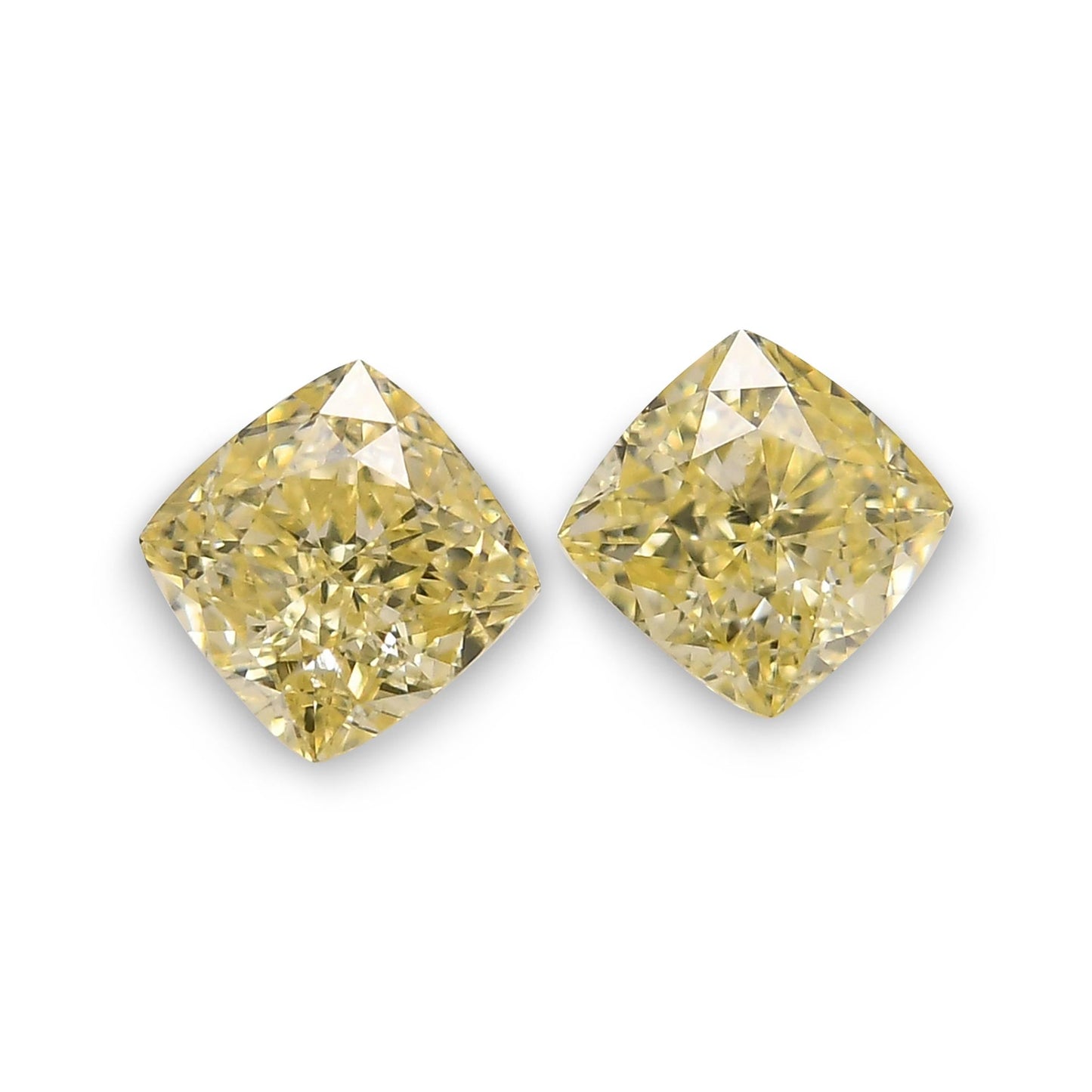 0,64 Karat Fancy Yellow Cushion Diamonds SI1