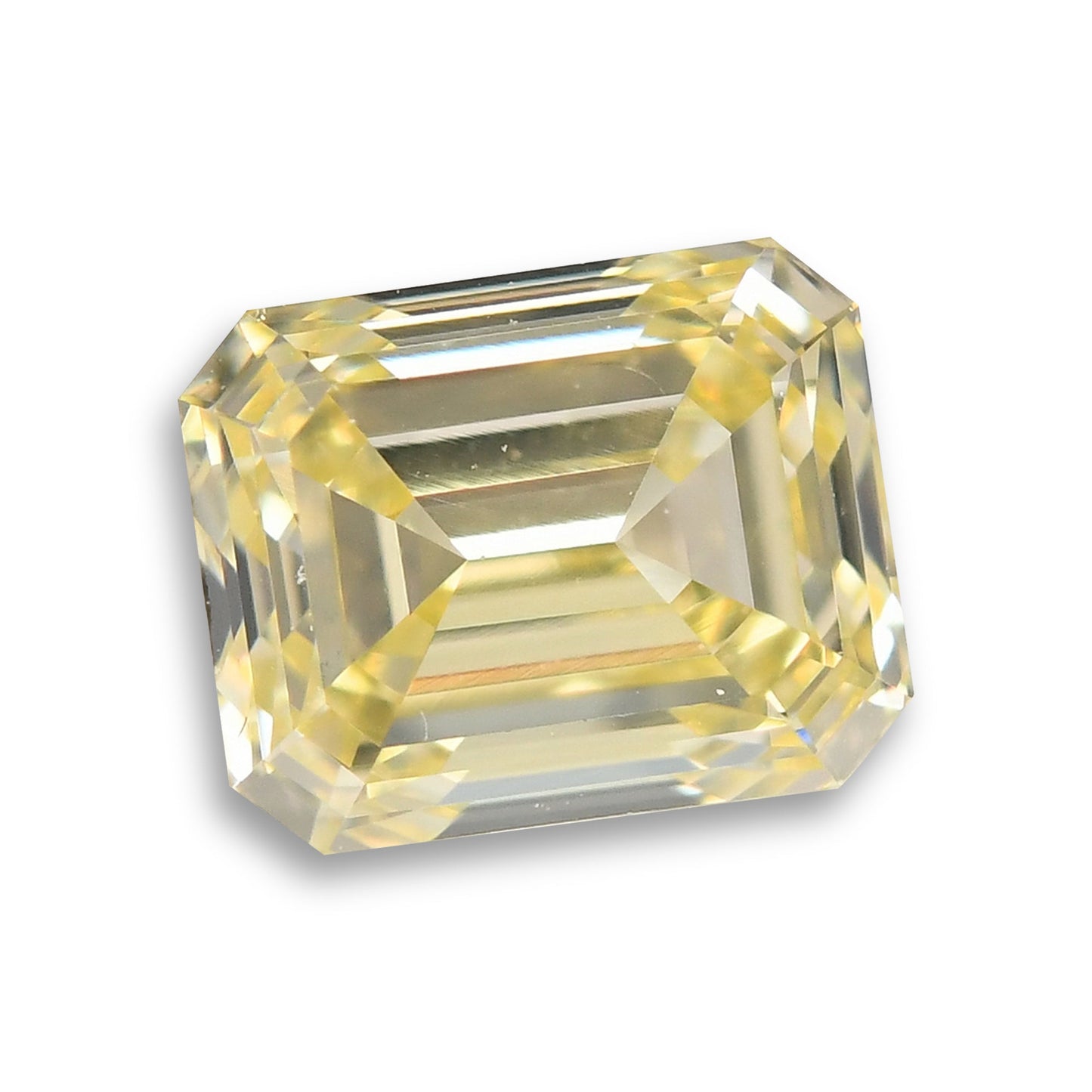 0,68 Karat Fancy Light Yellow Emerald Diamond SI1 GIA