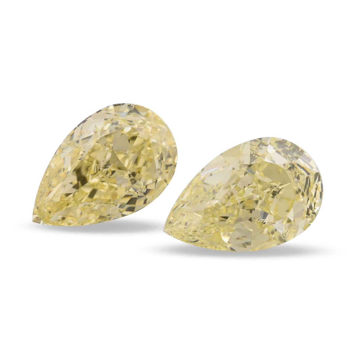 4,03 Karat hellgelbe Birnendiamanten VS1