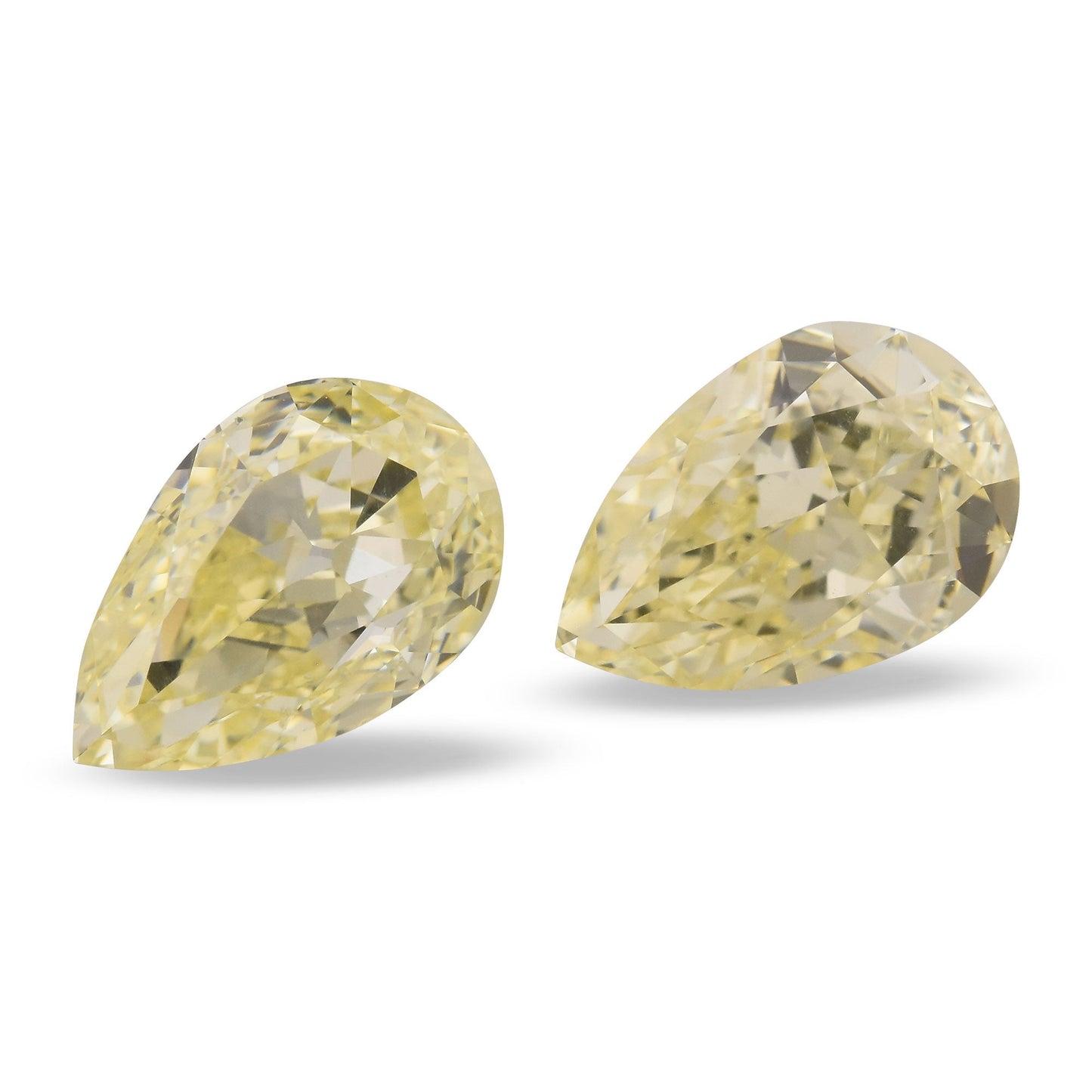 4,16 Karat W-X Birnenförmige Diamanten VS2
