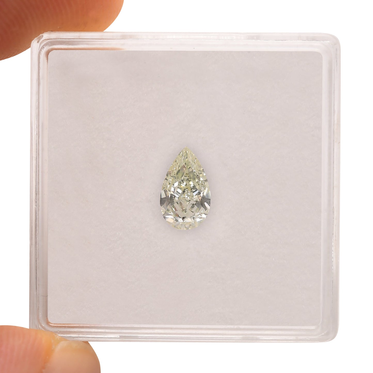 0,70 Karat hellgelbgrüner Birnen-Diamant, I1 GIA
