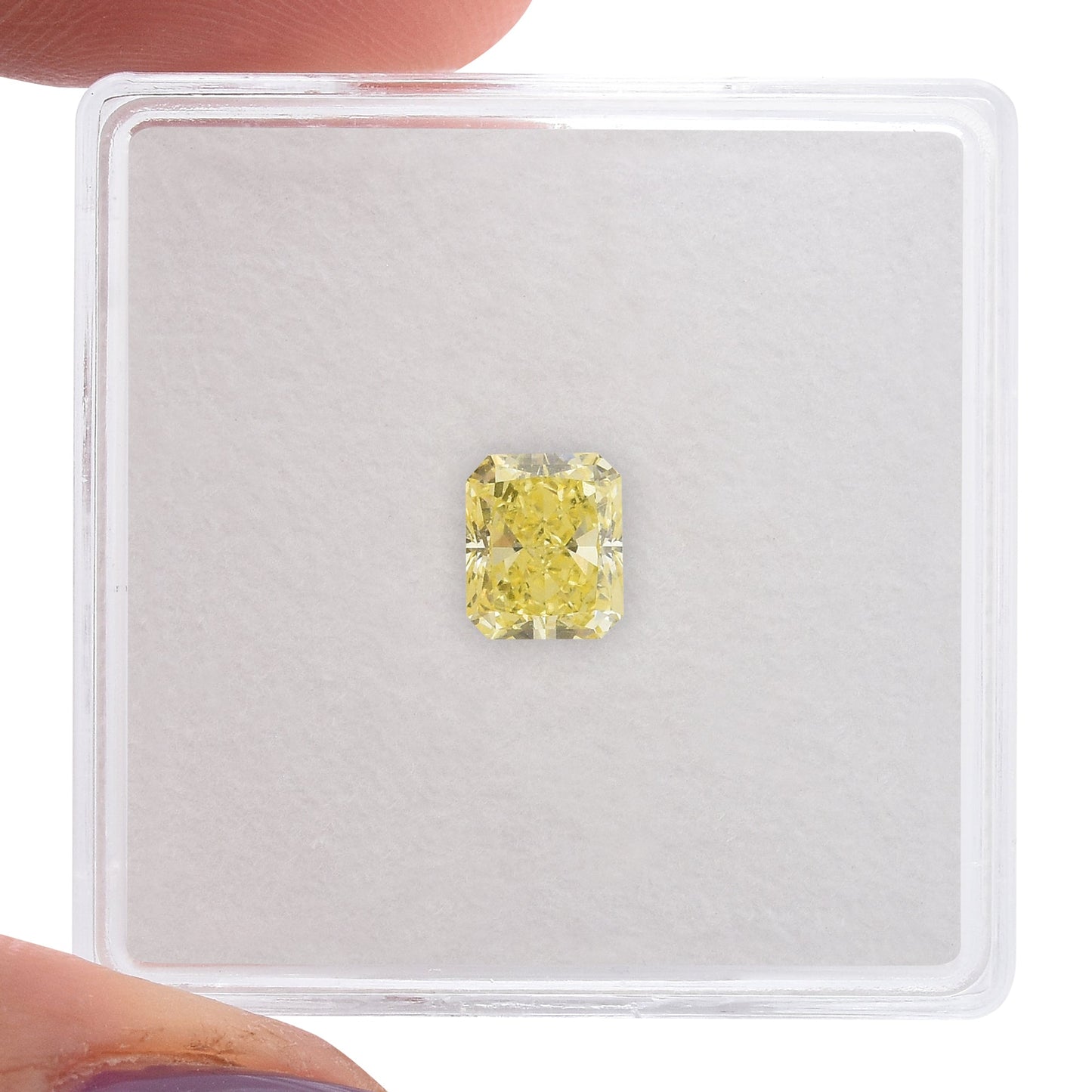 0,76 Karat Fancy Yellow Radiant SI2 GIA