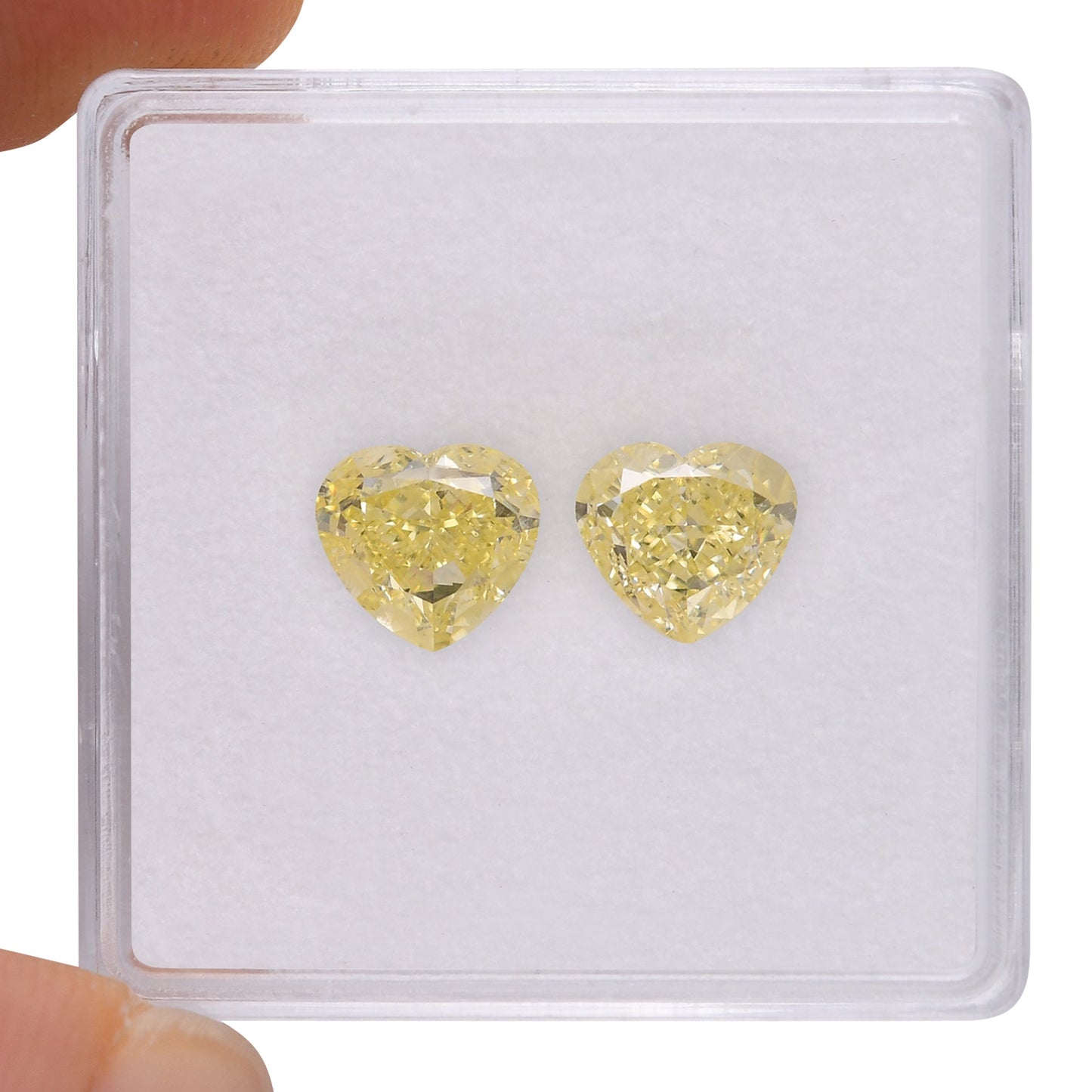 2,42 Karat Fancy Yellow Heart Diamonds VS1