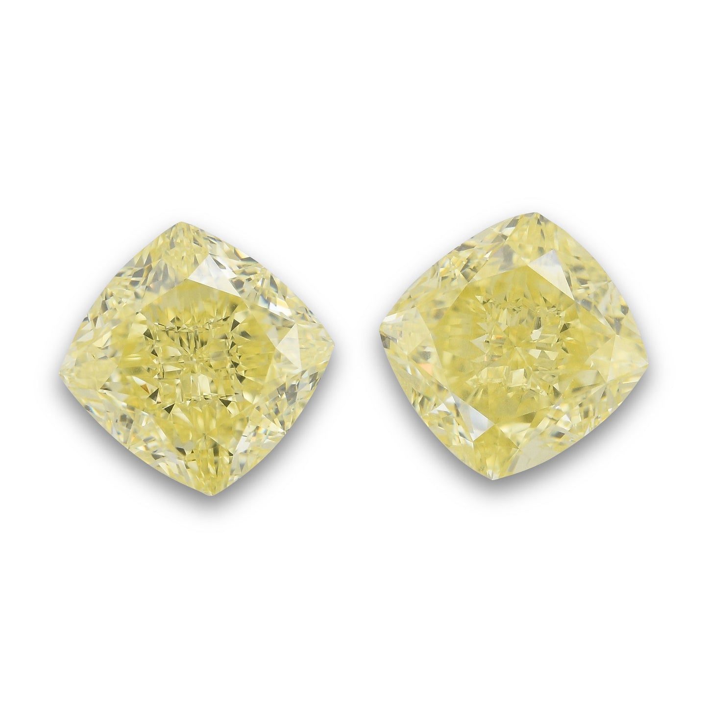 6,04 Karat Fancy Yellow Cushion Diamonds VS1