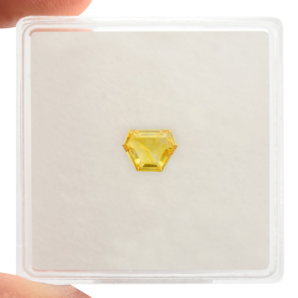 Trapezoid Diamond | 0.4 ct | Fancy Vivid Yellow | SI1 | GIA | Ref 565767