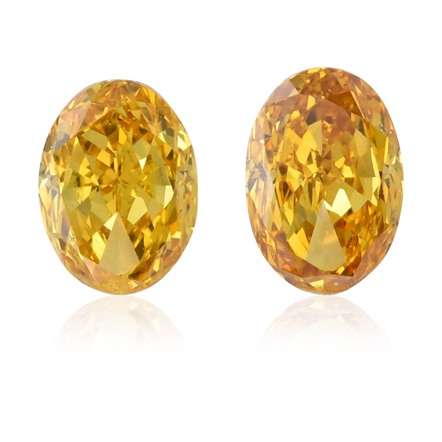 0,68 Karat ovaler Diamant VS2