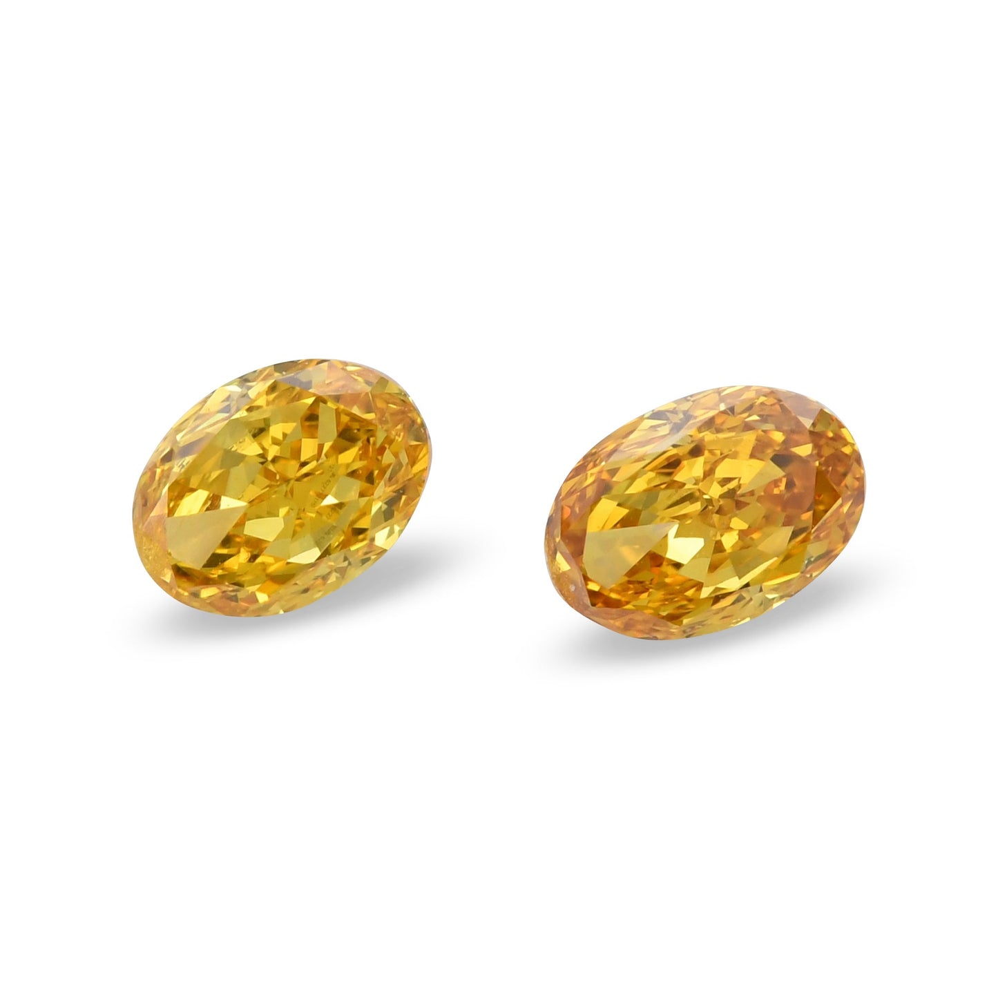 0,68 Karat ovaler Diamant VS2