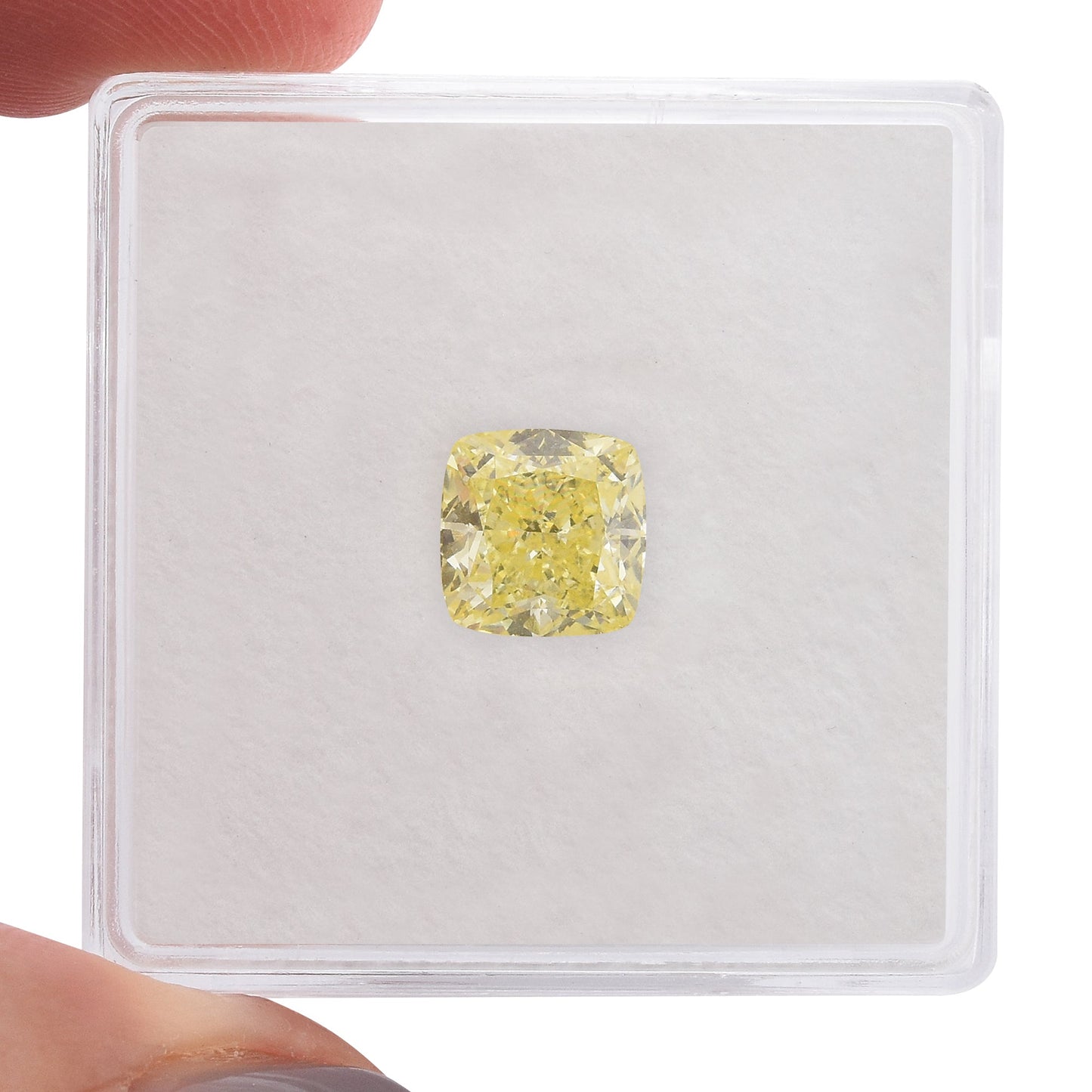1,50 Karat Fancy Yellow Cushion Diamond FL GIA