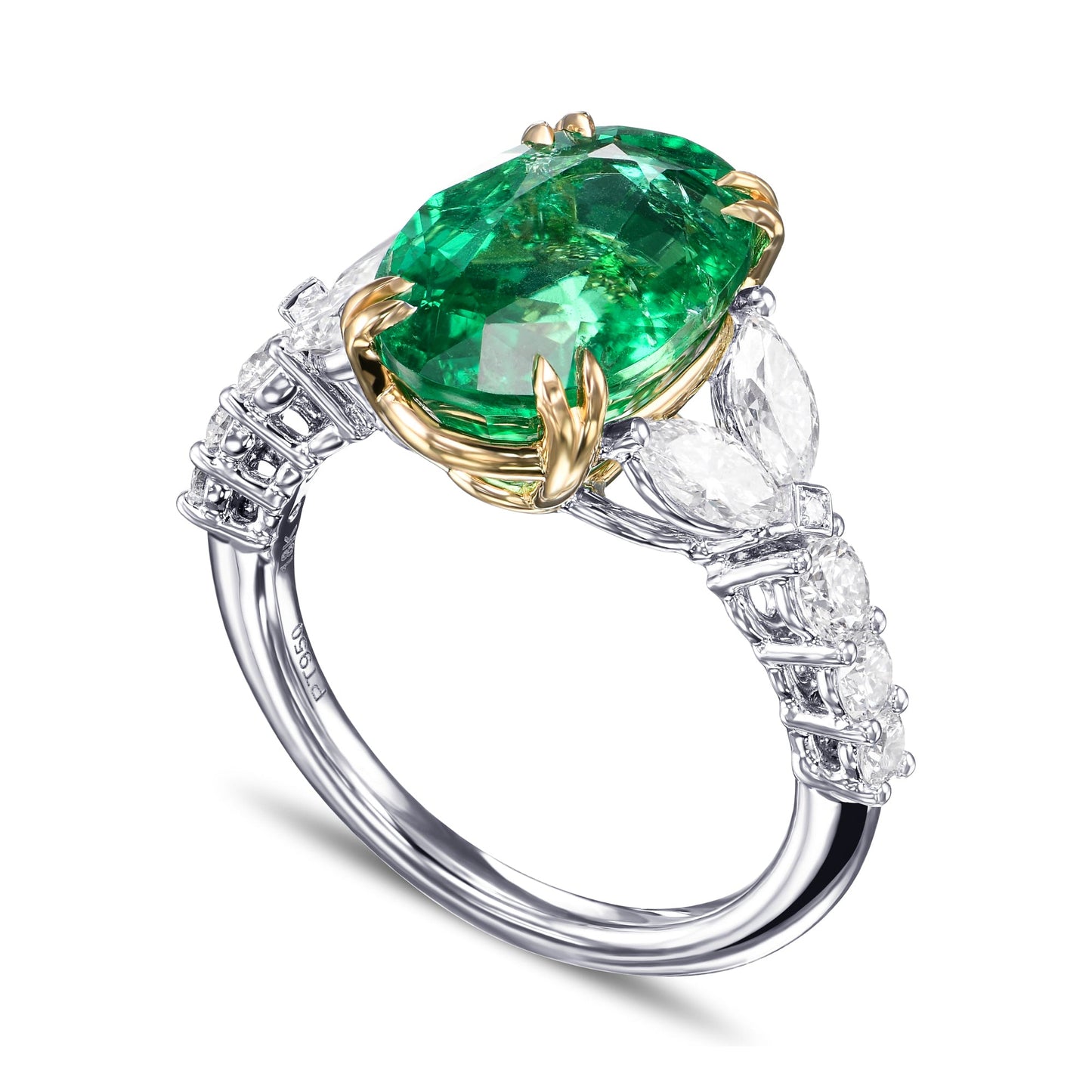 Ovaler Ring mit Smaragd und Diamanten als Seitenstein