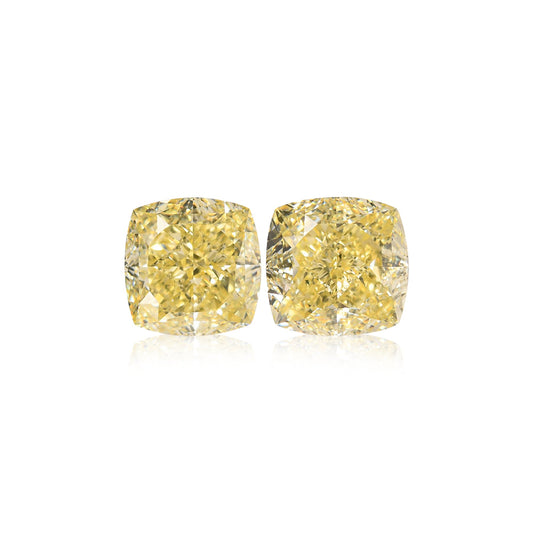 2,17 Karat Fancy Light Yellow Cushion Diamonds VVS1