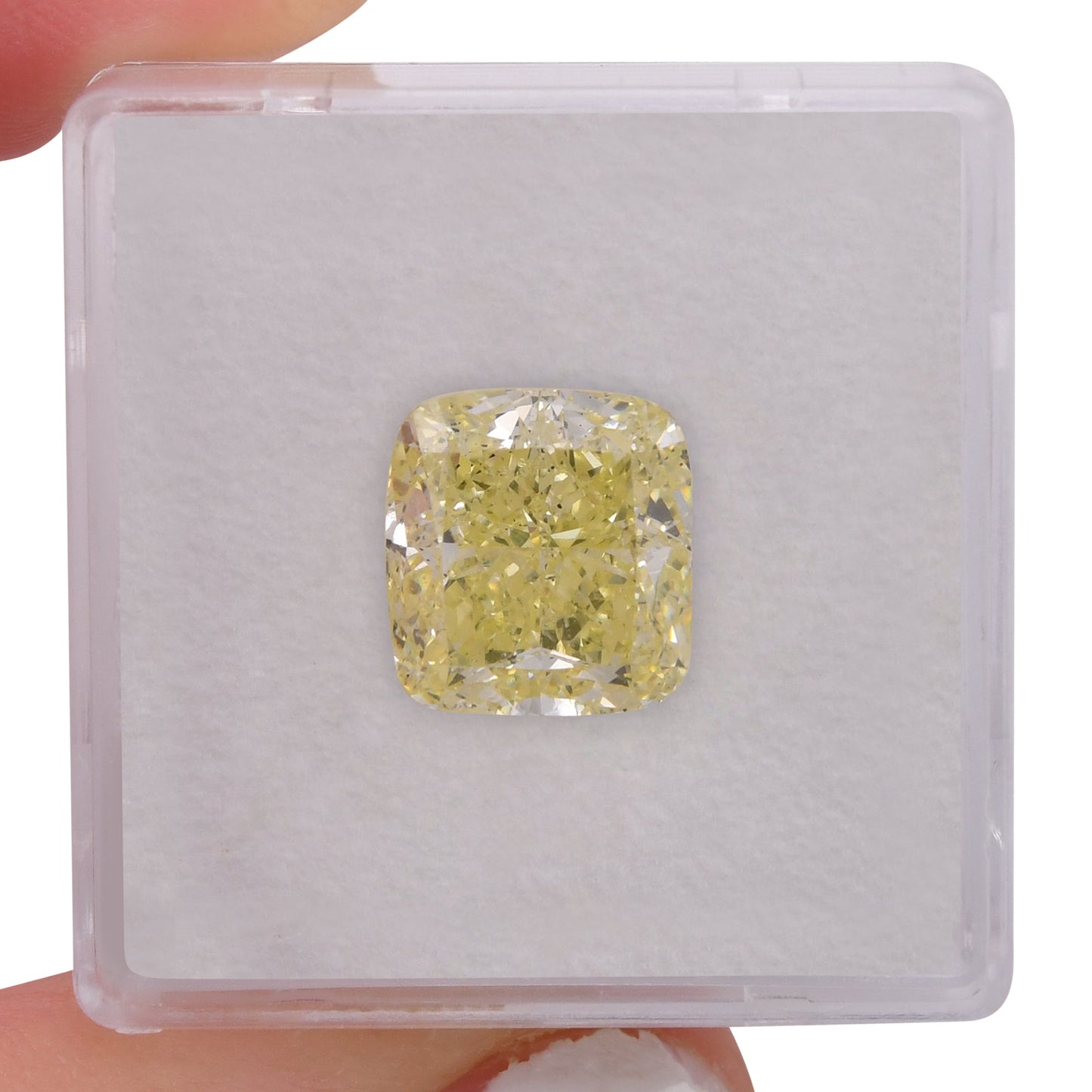 5,10 Karat Fancy Light Yellow Cushion Diamond SI1 GIA