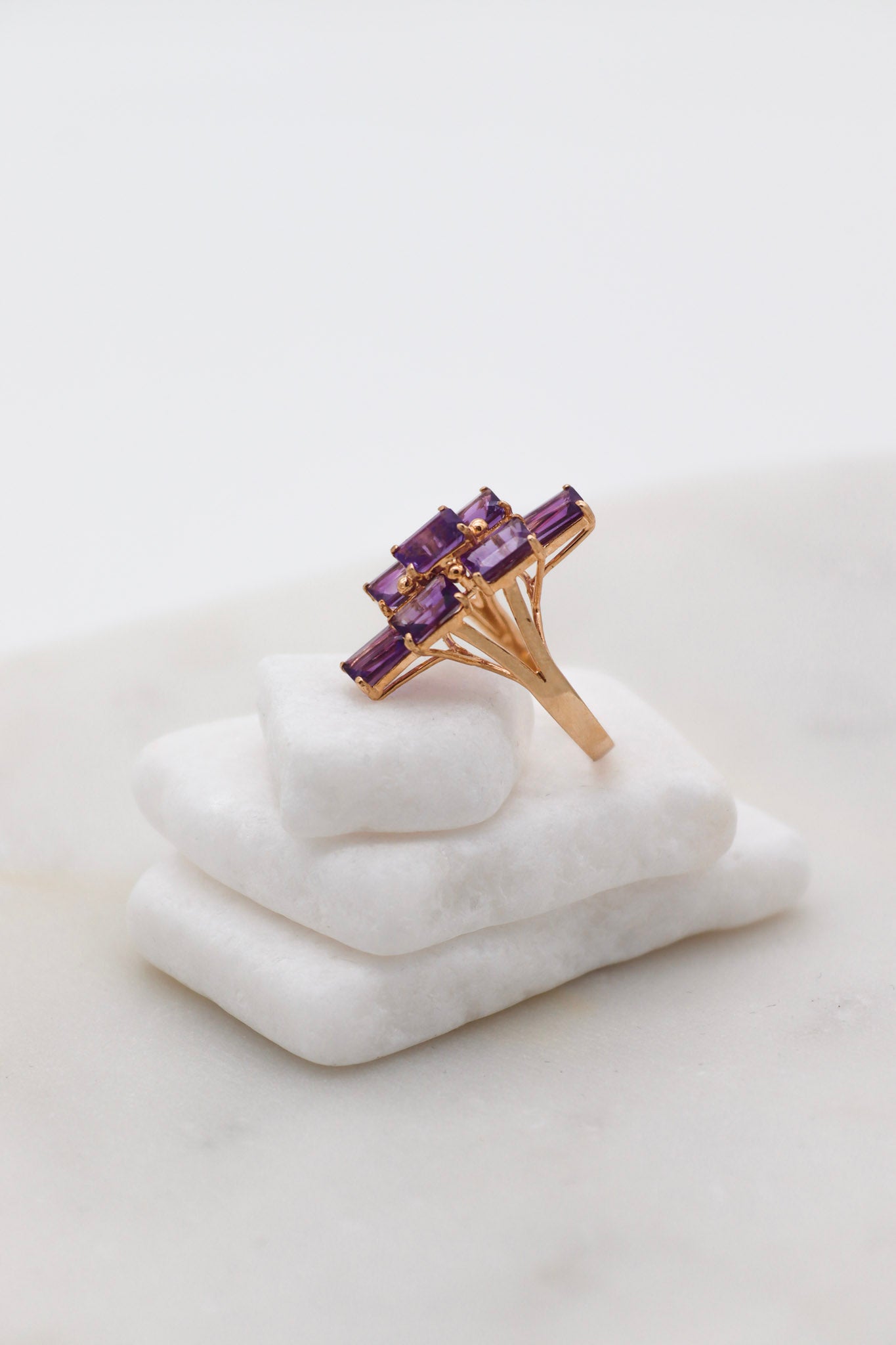 Vintage-Ring Wanda mit Amethysten im Emerald Cut