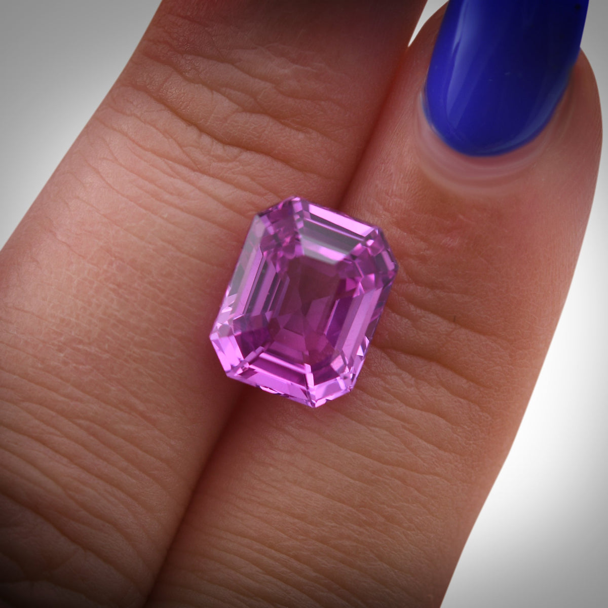 Smaragdgrüner Saphir | 6,27 ct | Rosa | GIA | Ref. 721059