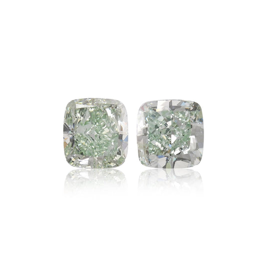 1,21 Karat Fancy Intense Green Cushion Diamonds SI2