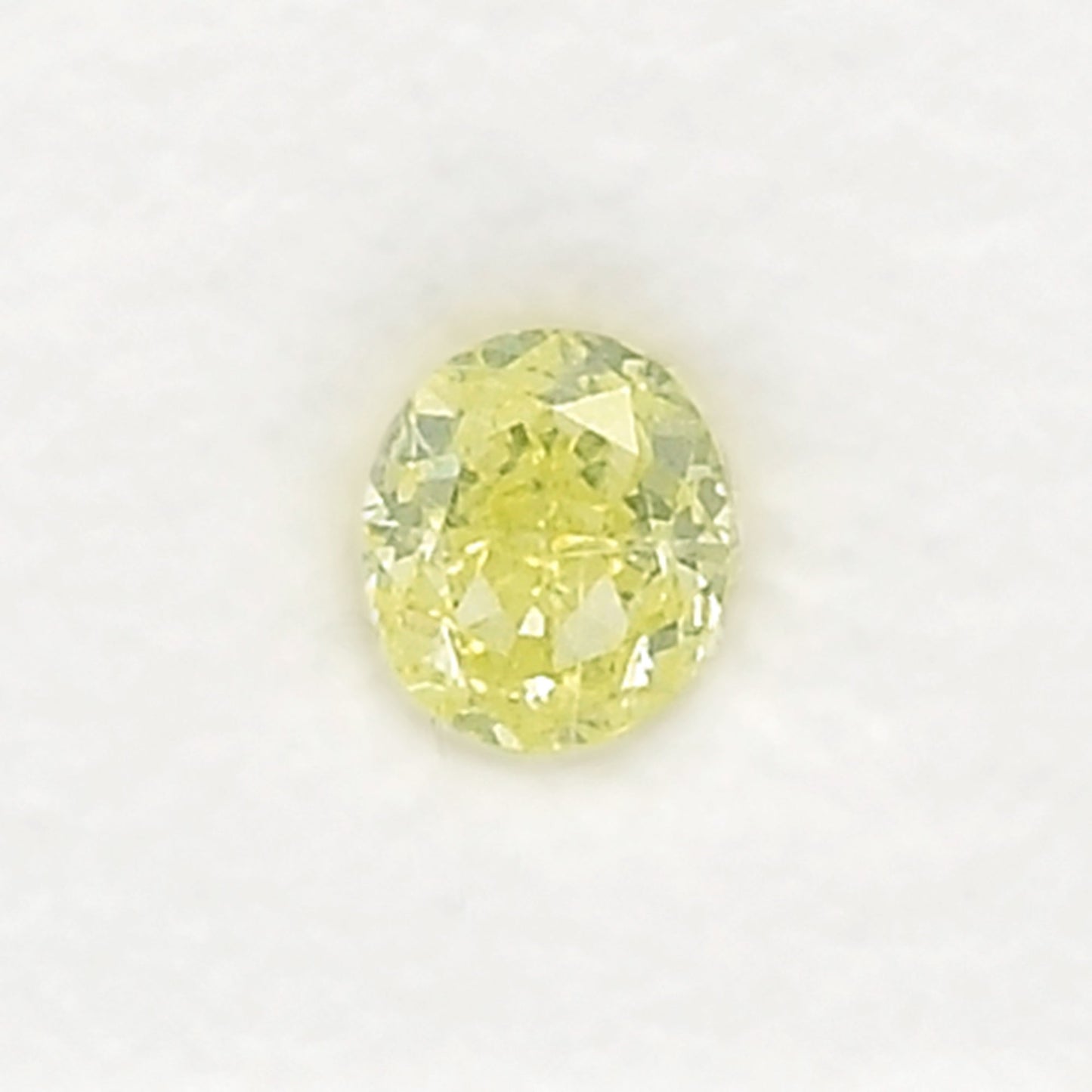 0,46 Karat Fancy Grün-Gelber ovaler Diamant (VS2) GIA