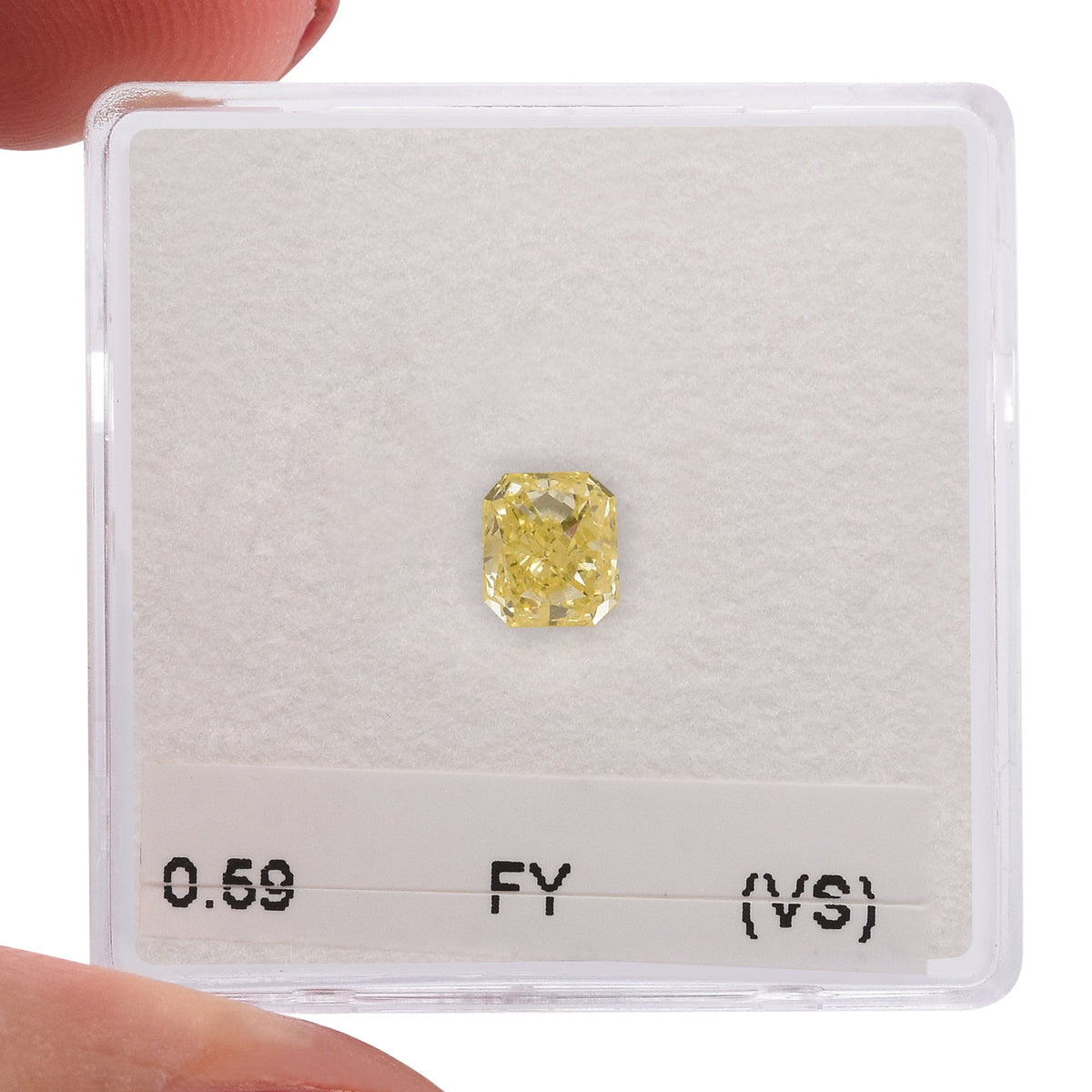 0,59 Karat Fancy Yellow Radiant (VS)
