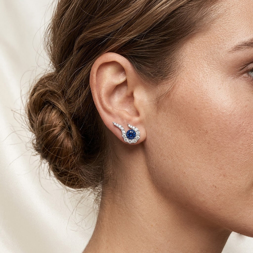 Runde Ohrringe mit blauem Saphir und Diamant-Halo
