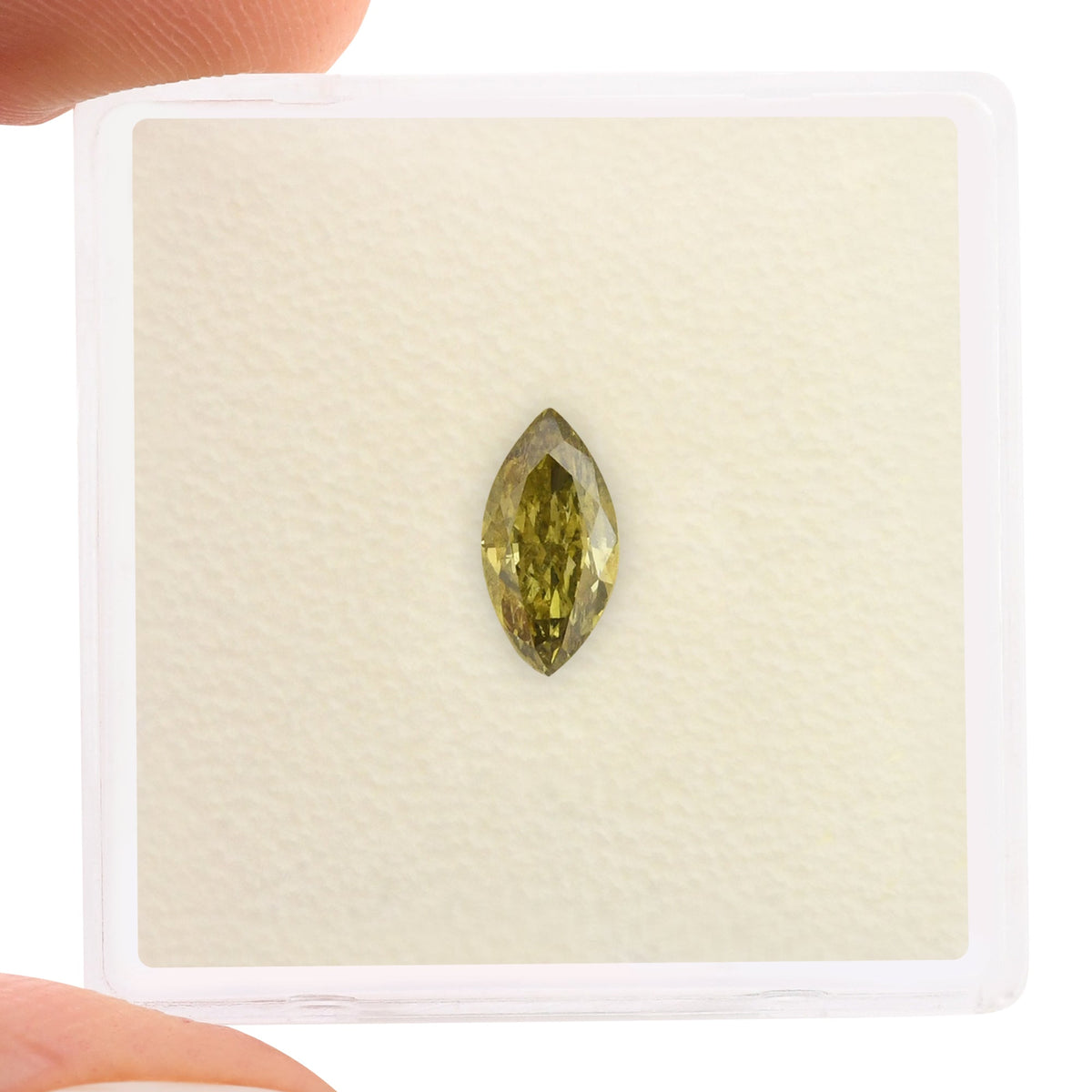0,56 Karat Chamäleon-Marquise-Diamant (I1) GIA