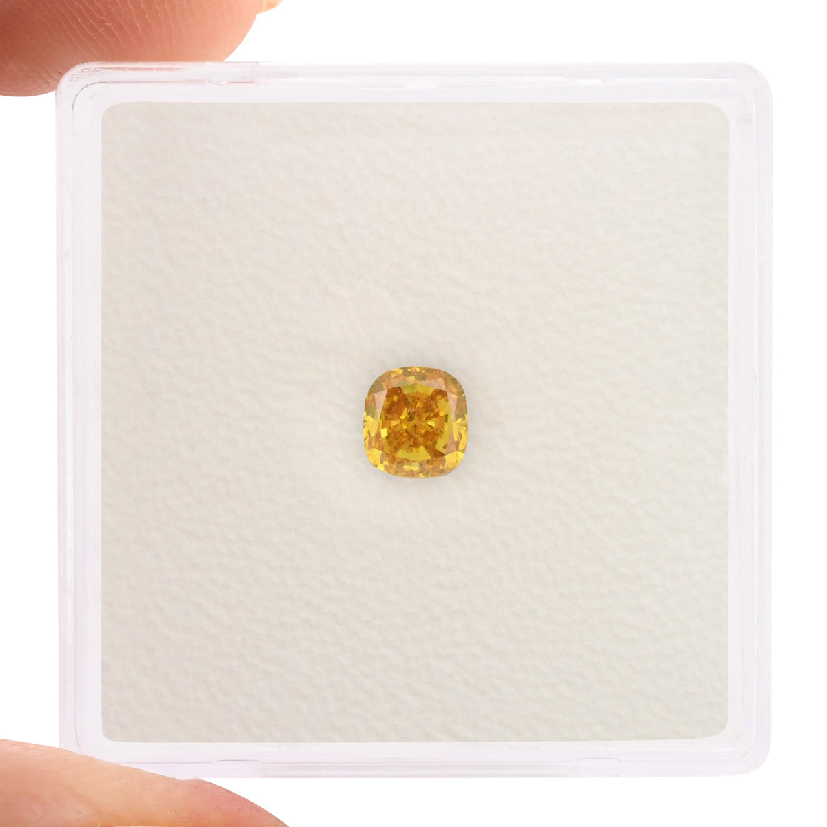 0,46 Karat Fancy Vivid Orange Yellow Cushion Diamond VVS2 GIA