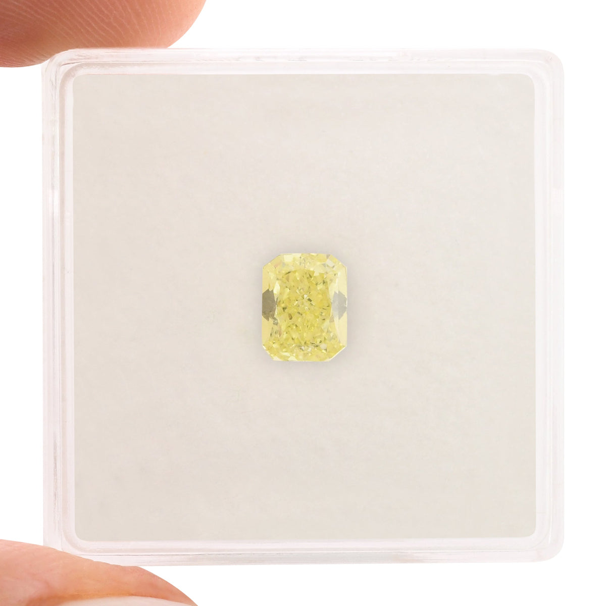 0,80 Karat Fancy Yellow Radiant VS1 GIA