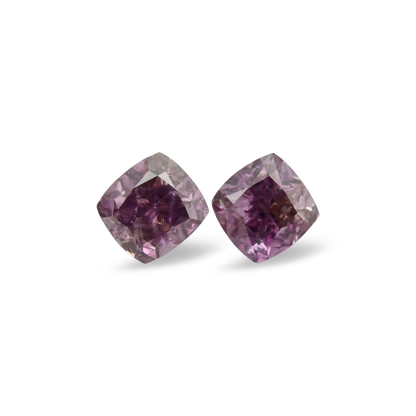 0,50 Karat Fancy Deep Purple Pink Cushion Diamonds I1